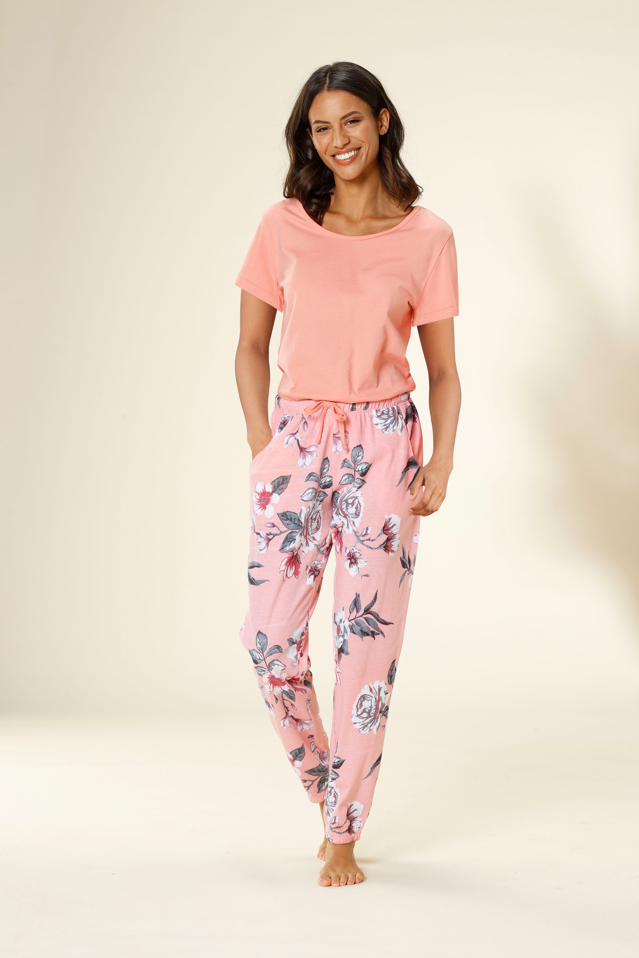 H.I.S Capri-Pyjama, (2 tlg., 1 Stück), mit geringeltem T-Shirt und legerer  Hose im OTTO Online Shop | Pyjama-Sets