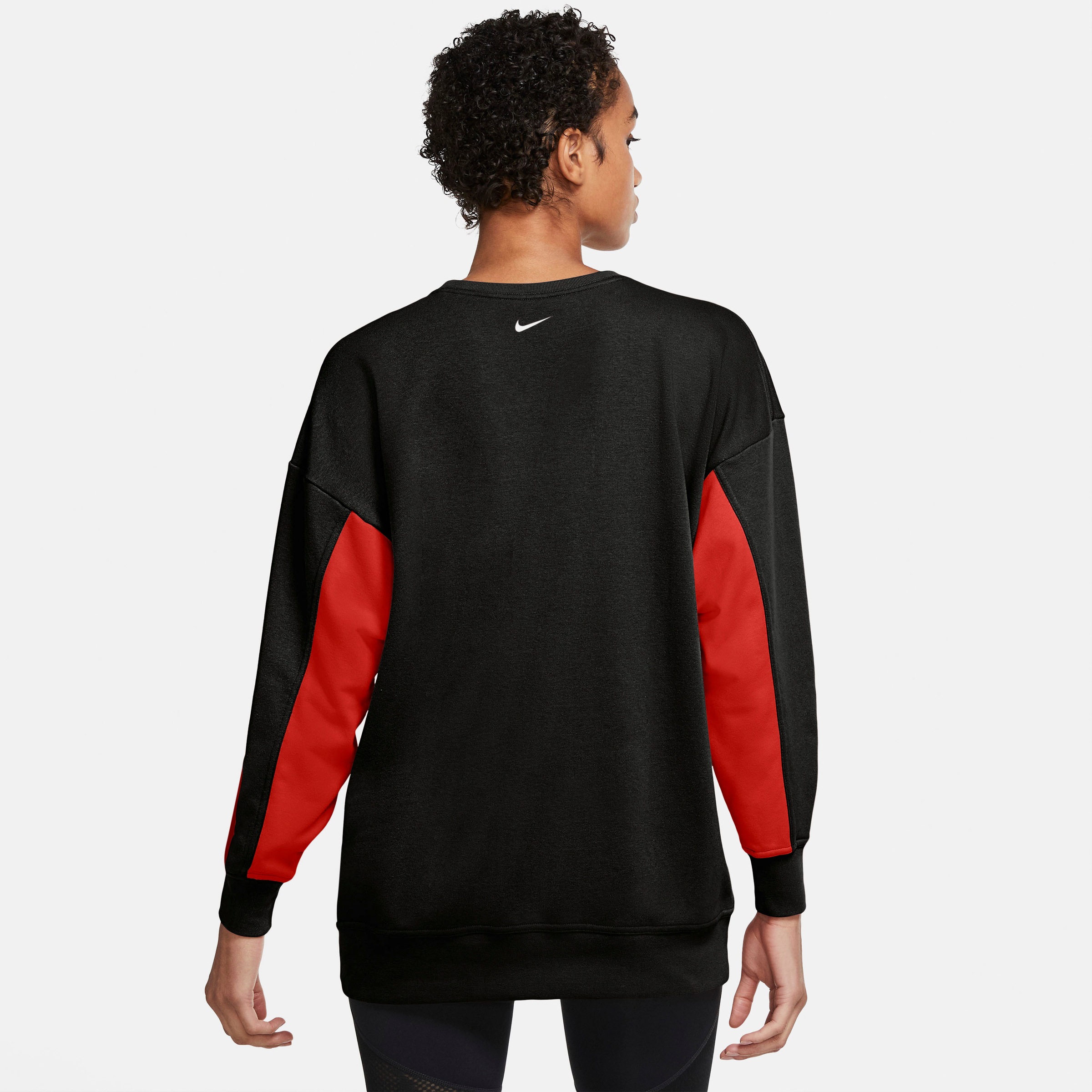 nike dri fit get fit women's graphic crew neck sweatshirt