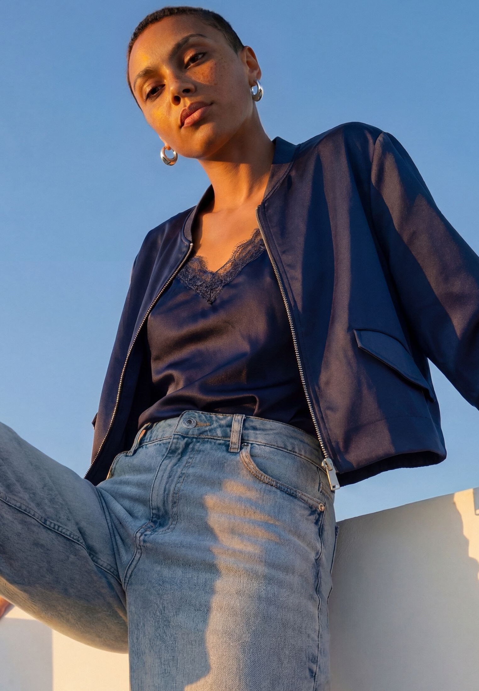 Zero Spitzenbluse »Basic-Top mit V-Ausschnitt«
