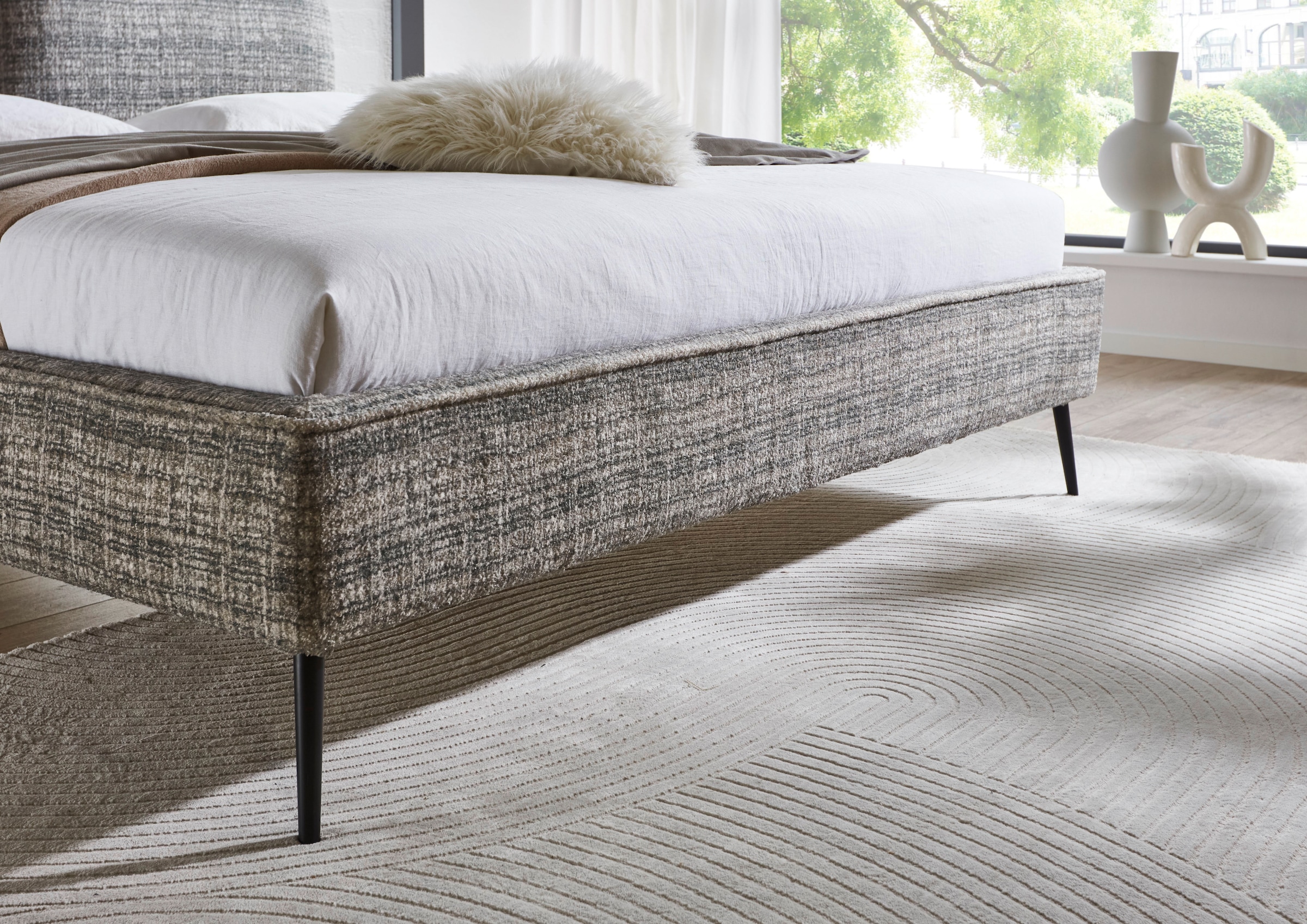 meise.möbel Polsterbett »Infinity erhältlich in verschiedenen Farben und Breiten« mit schwarzen Metallfüßen