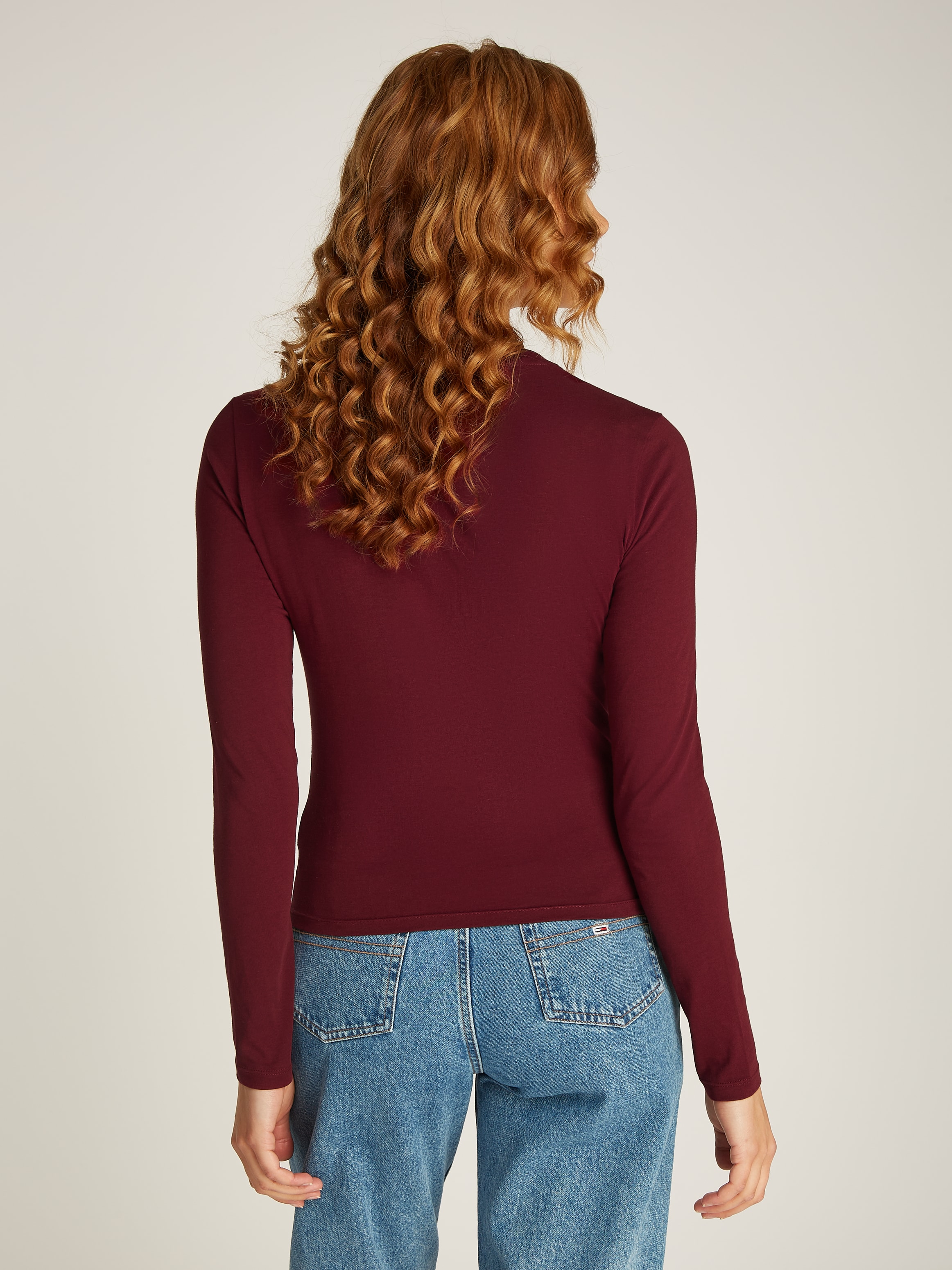 Tommy Jeans Curve T-Shirt »TJW SLIM ESSENTIAL LOGO 2 LS EXT«, in Großen Größen mit Logoschriftzug