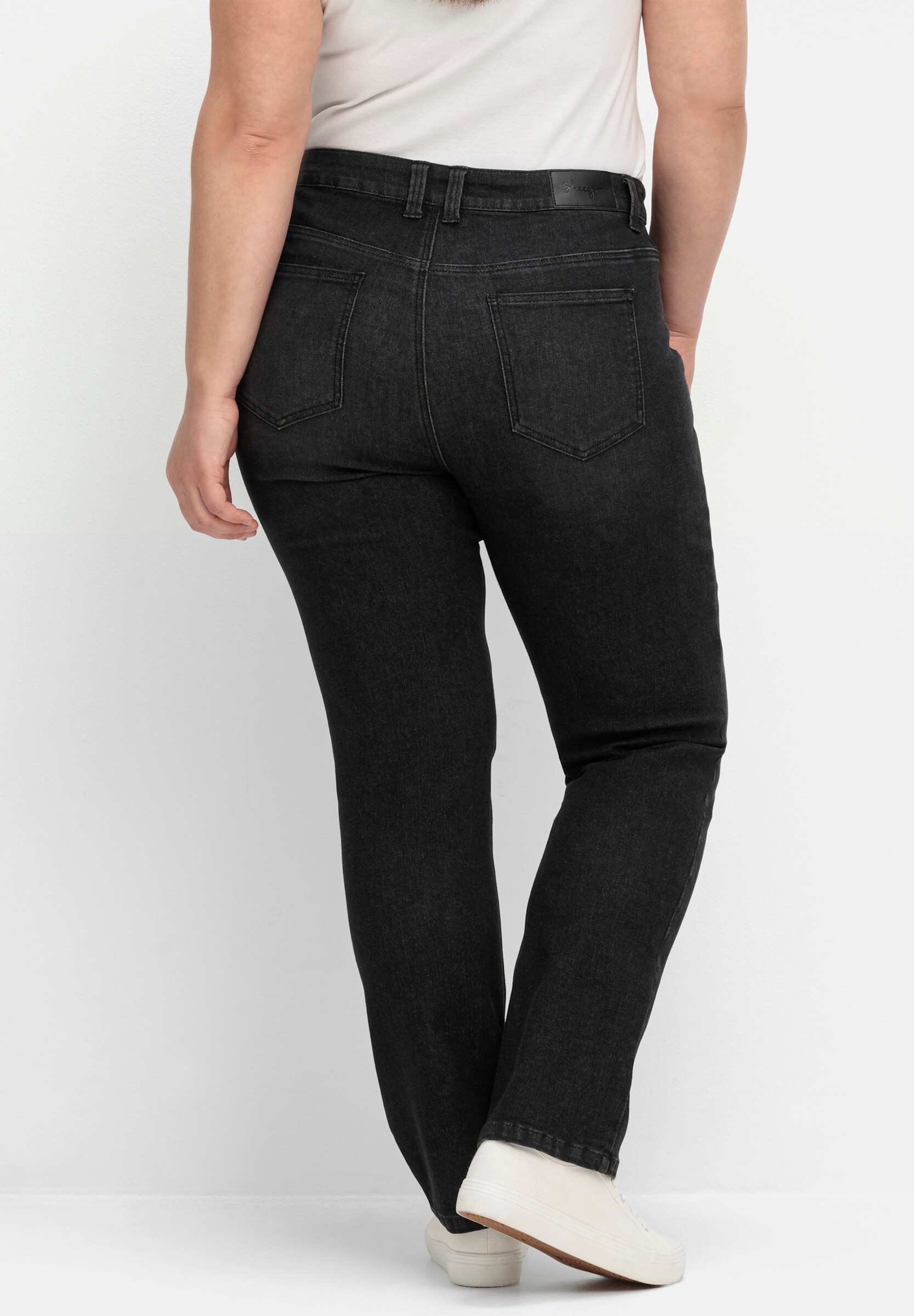 Sheego 5-Pocket-Jeans »Stretch-Jeans Gerade Jeans mit TruTemp365® Fasern« mit funktionellen TruTemp365® Fasern