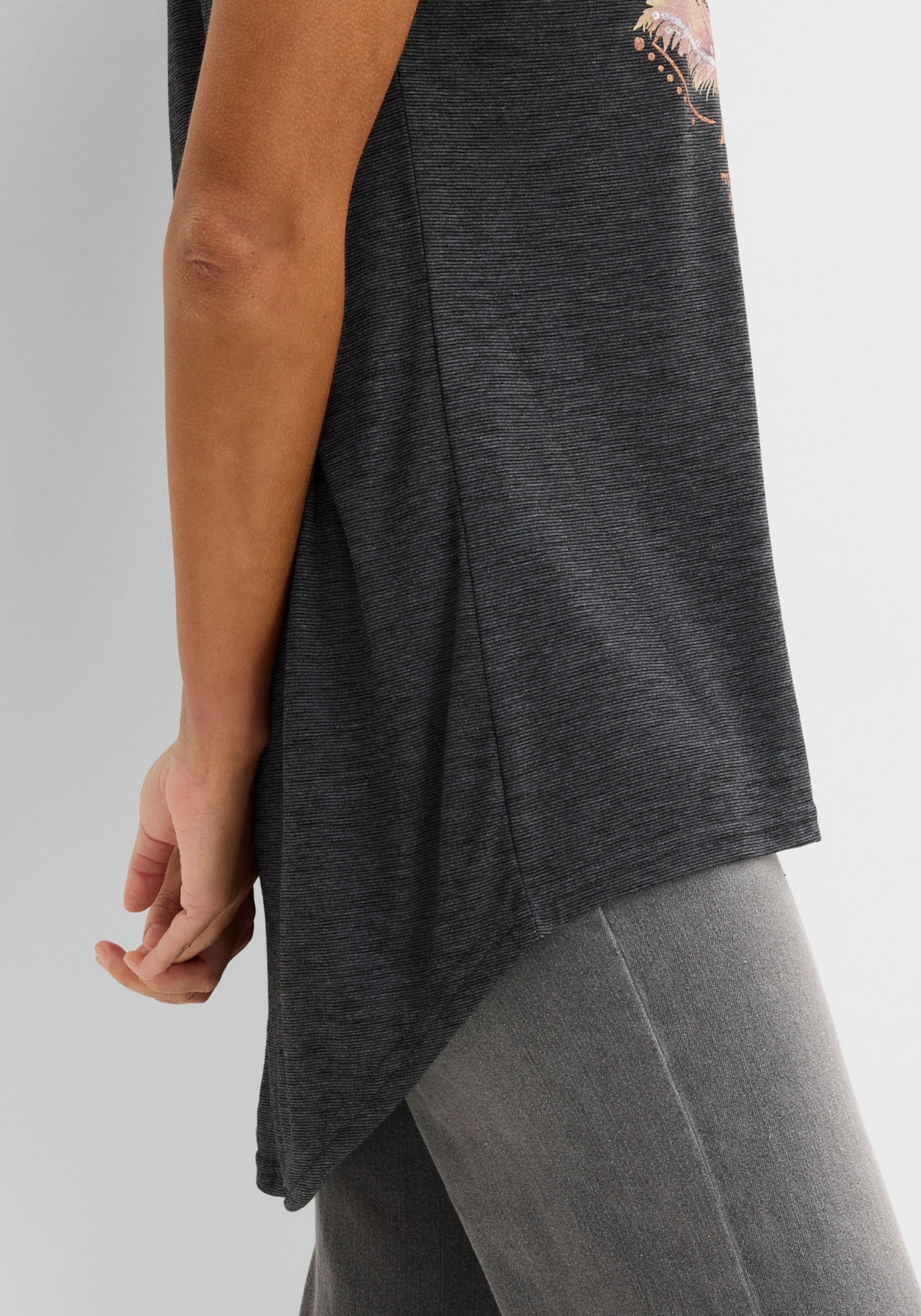 bonprix T-Shirt A-Linie, Kurzarm, aus Viskose und Polyester, mit Rundhalsausschnitt