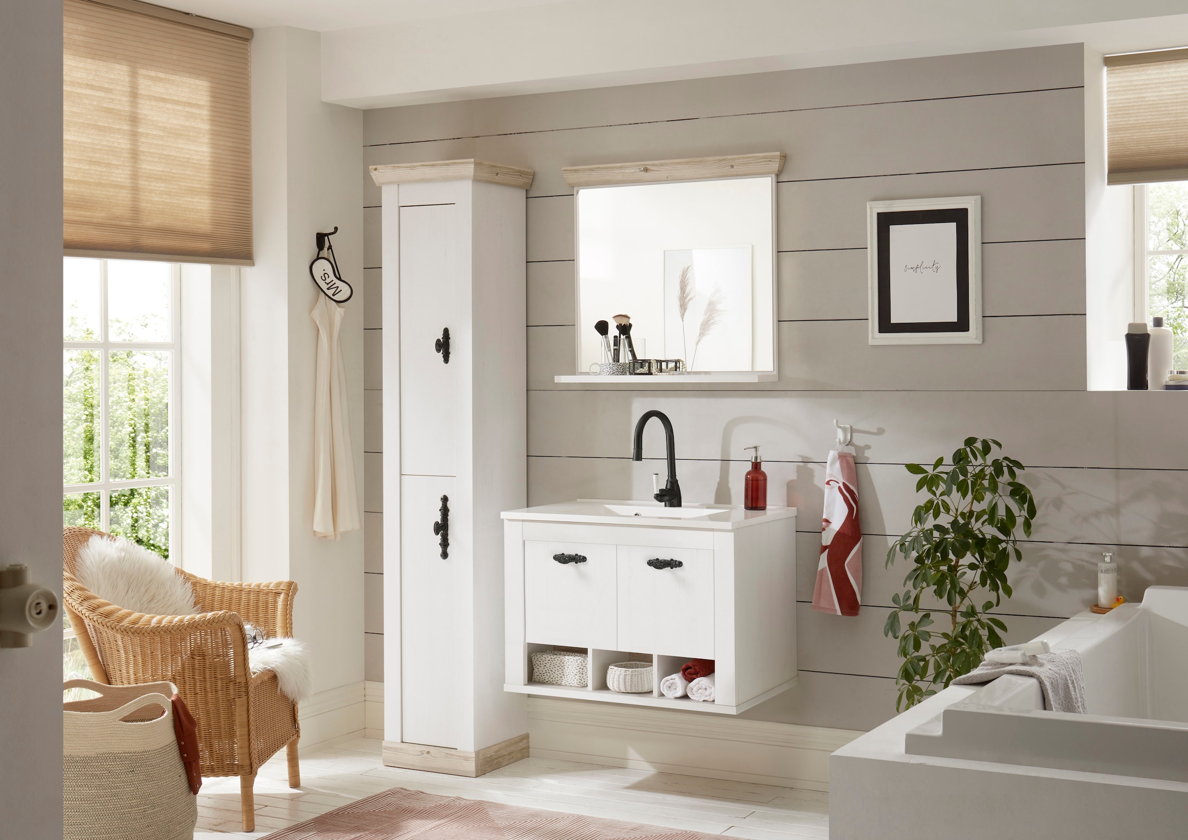 Home affaire Badmöbel-Set »Florenz, Bad im Landhausstil, 3-teiliges Badezimmer«, (3 St.), Hänge-Waschtisch, Schrank und Spiegel, in Pinie Weiß, Stauraum