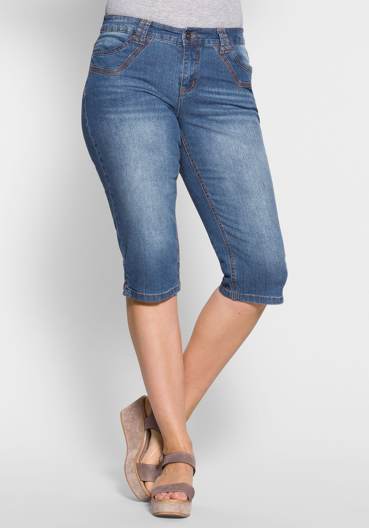 Jeansbermudas »Caprijeans mit kleinen Seitenschlitzen«, mit kleinen Seitenschlitzen