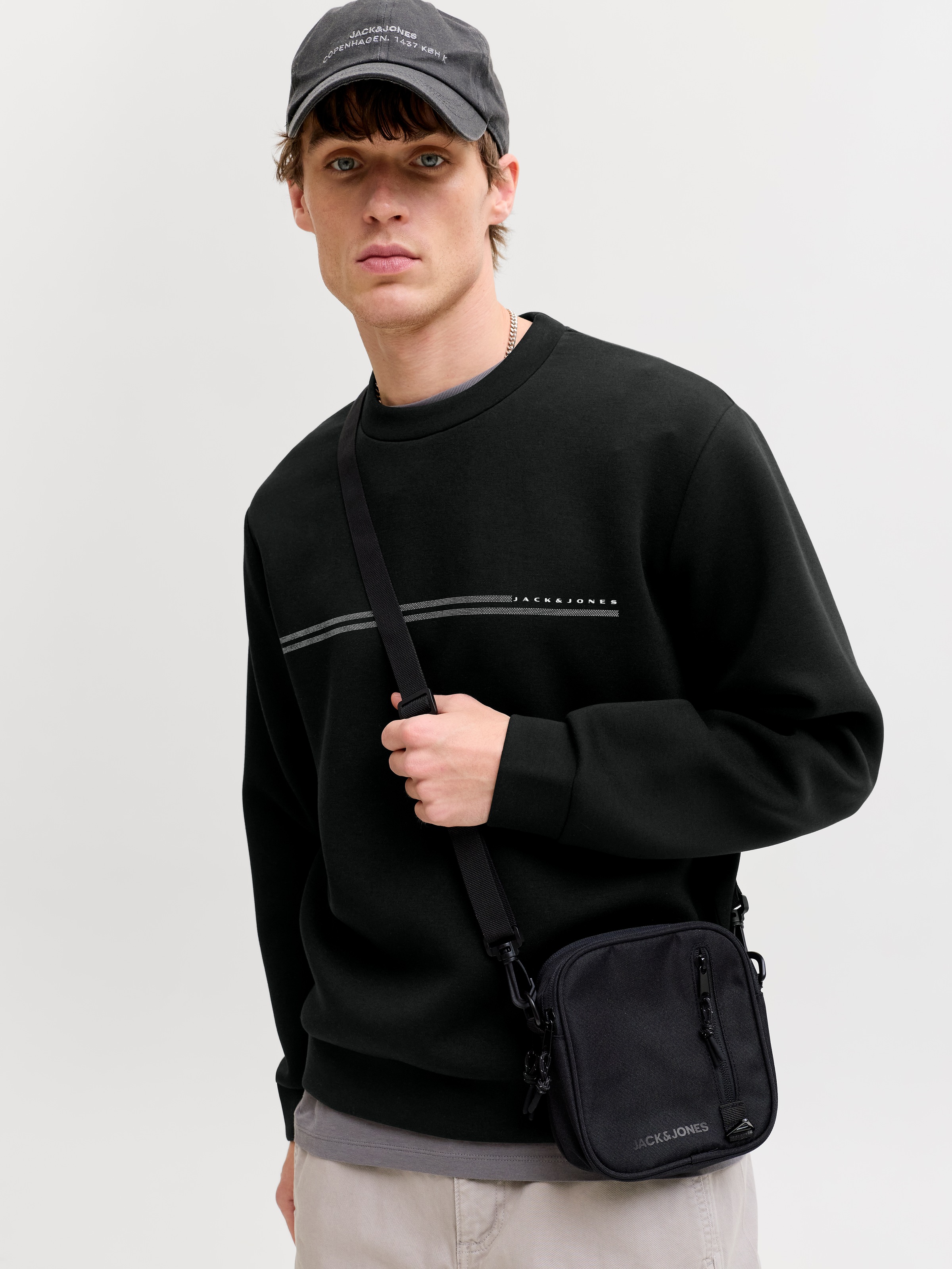 Jack & Jones Sweatshirt »JCOFUSION SCUBA SWEAT CREW NECK SN«, Materialmix, relaxed fit
