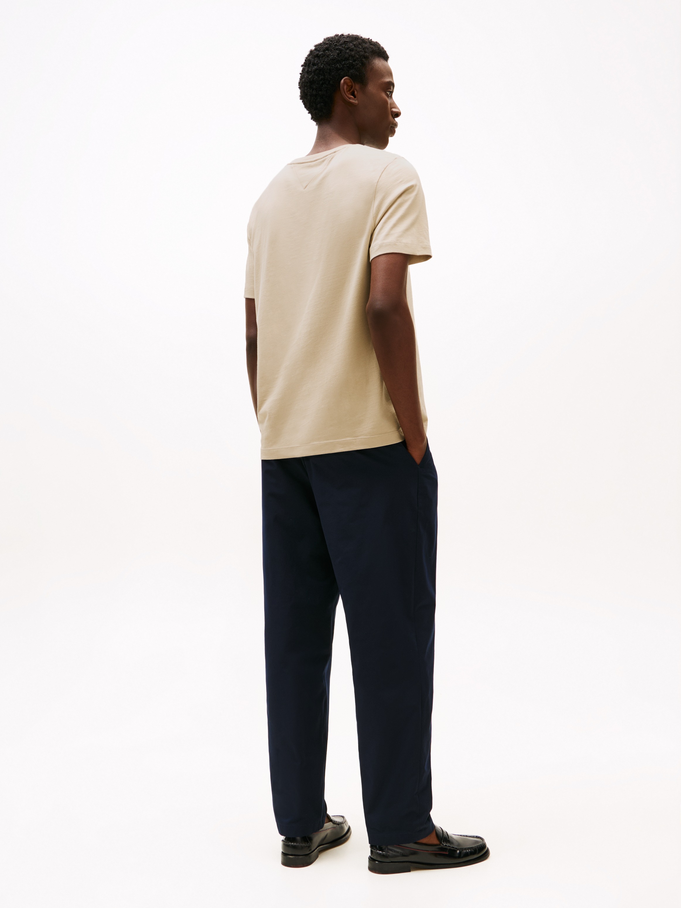 Tommy Hilfiger T-Shirt »ESSENTIAL REG FIT SOLID TEE«, mit Rundhalsausschnitt