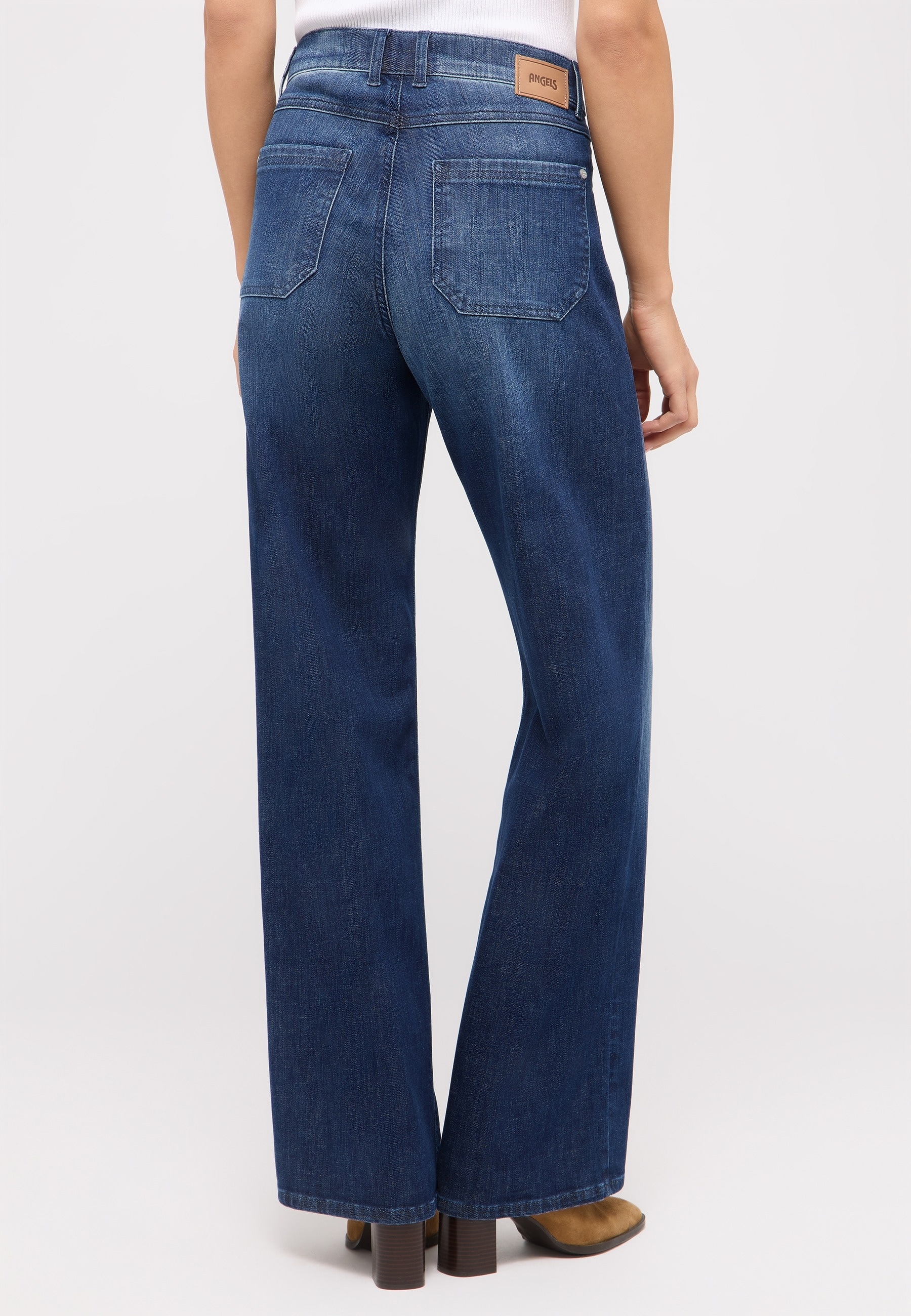 ANGELS Relax-fit-Jeans »LIZ WORKER«, mit großen Vordertaschen und Fade-Out Effekten