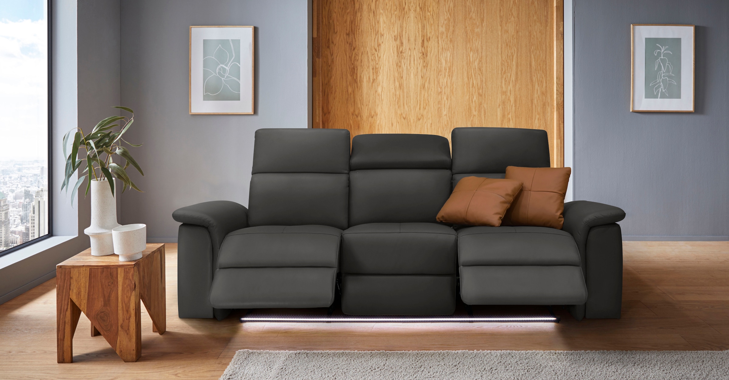 Places of Style 3-Sitzer »Pareli 229cm, manuelle u. elektr. Relaxfunktion in 2 Sitzen«, USB, KT-Verstellung, LED Beleuchtung, in Echtleder, Kunstleder, Web