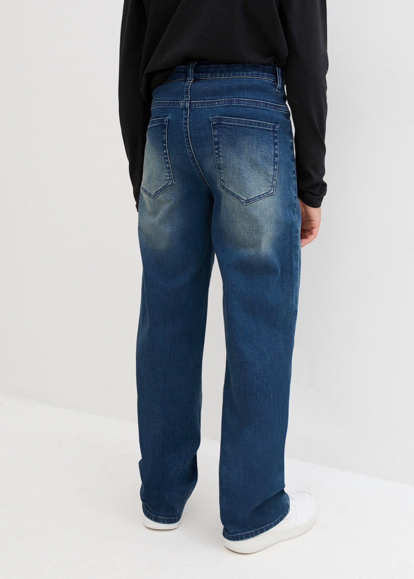 bonprix Loose-fit-Jeans 1 tlg. Loose-fit, weites Bein, mit vier Taschen, überwiegend aus Baumwolle