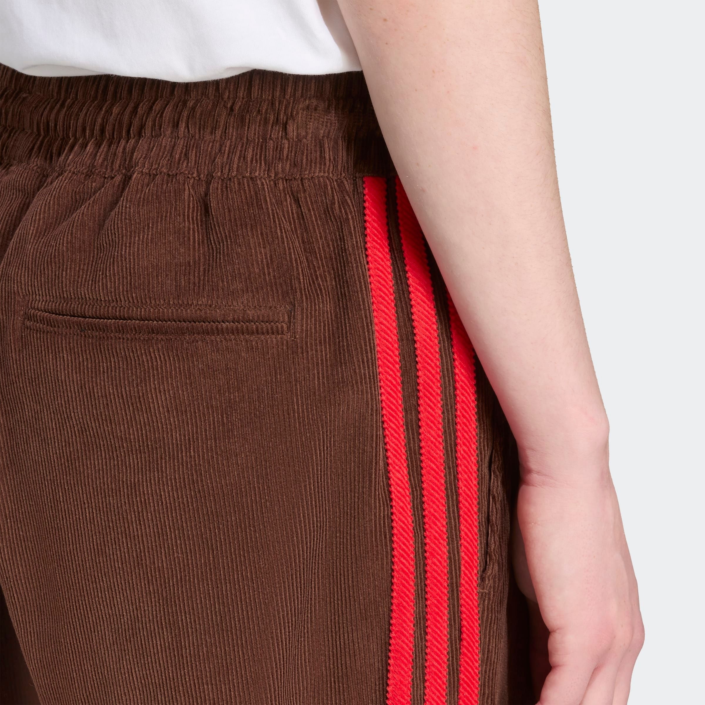 adidas Originals Sporthose »AUS CORD«  sportlicher Stil, für Freizeit und Sport, aus 100 % Baumwolle