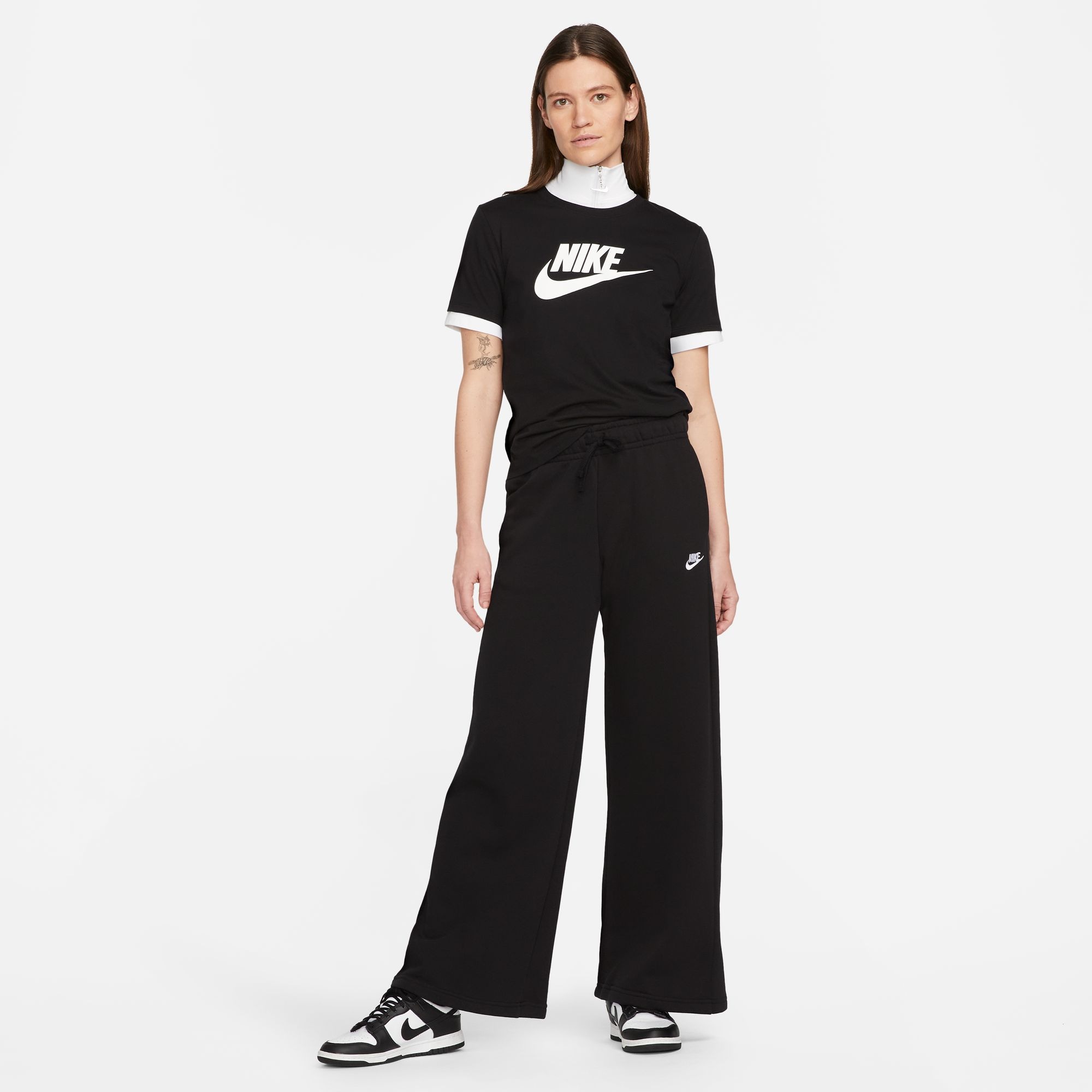 Nike Sportswear T-Shirt »ESSENTIALS WOMEN'S LOGO T-SHIRT«, Basic Damen T-Shirt mit Logo