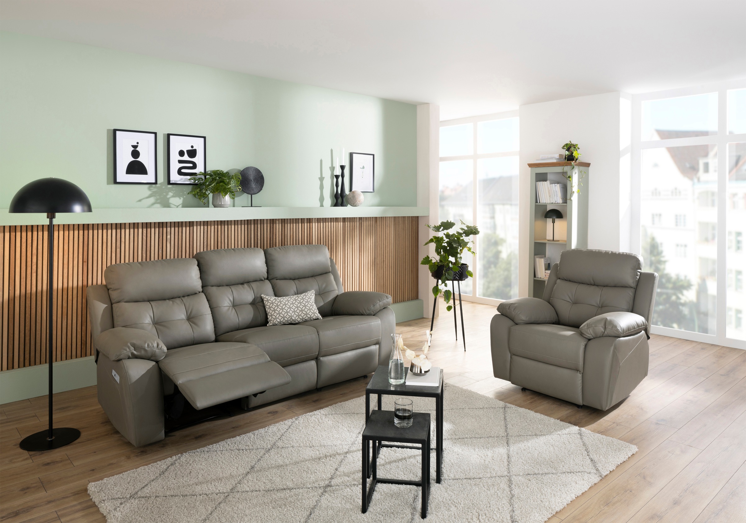 Home affaire Relaxsessel »Lannilis mit Liegefunktion, Fernsehsessel« mit manueller und elektrischer Relaxfunktion, hellgrau