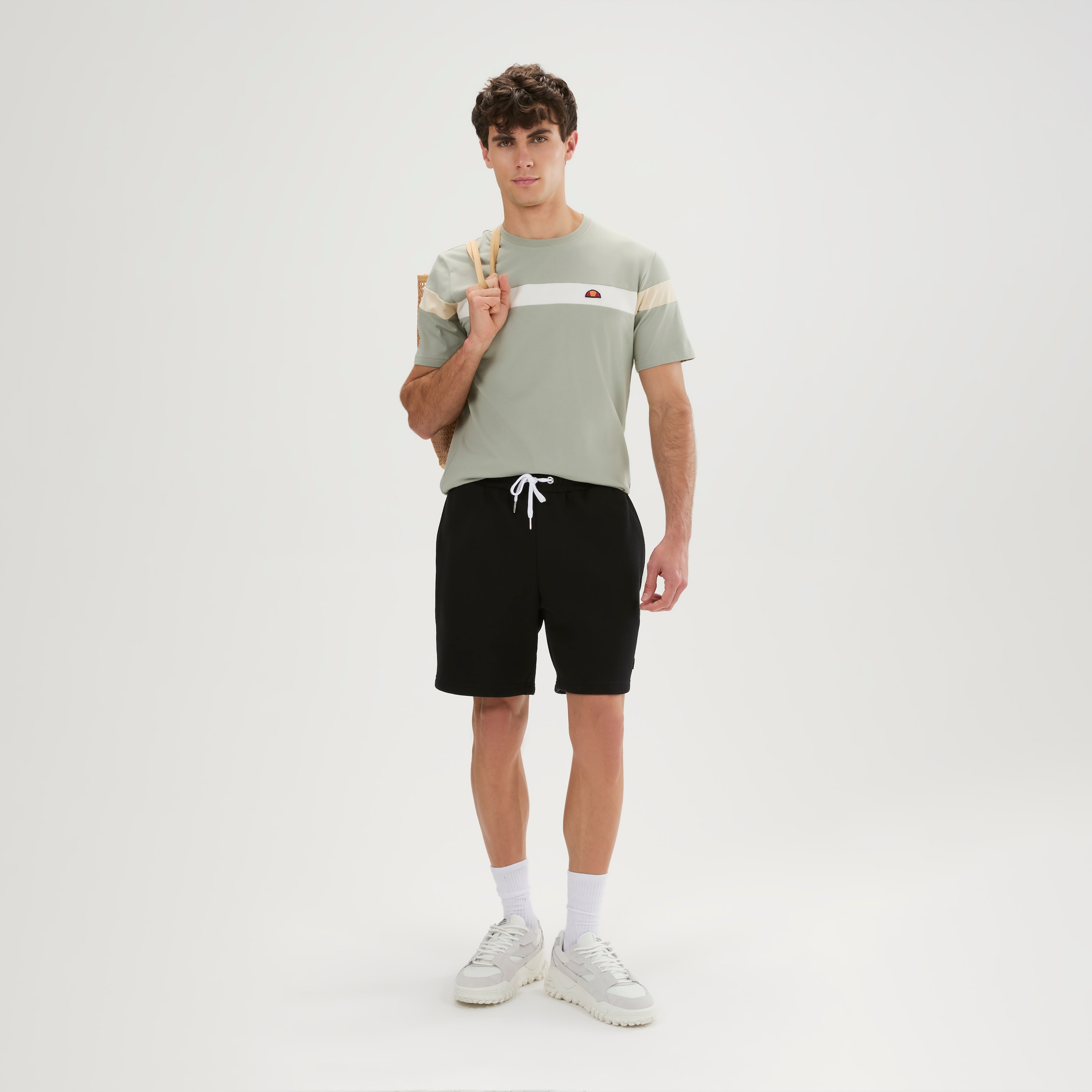 Ellesse T-Shirt »CASERIO TEE« für sportliche Aktivitäten, Kurzarm, Rundhalsausschnitt