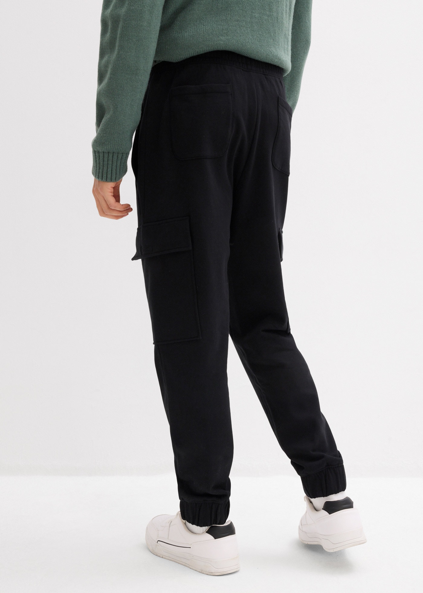 bonprix Jogginghose  aus reiner Baumwolle, weich angerautes Innenmaterial, Loose Fit