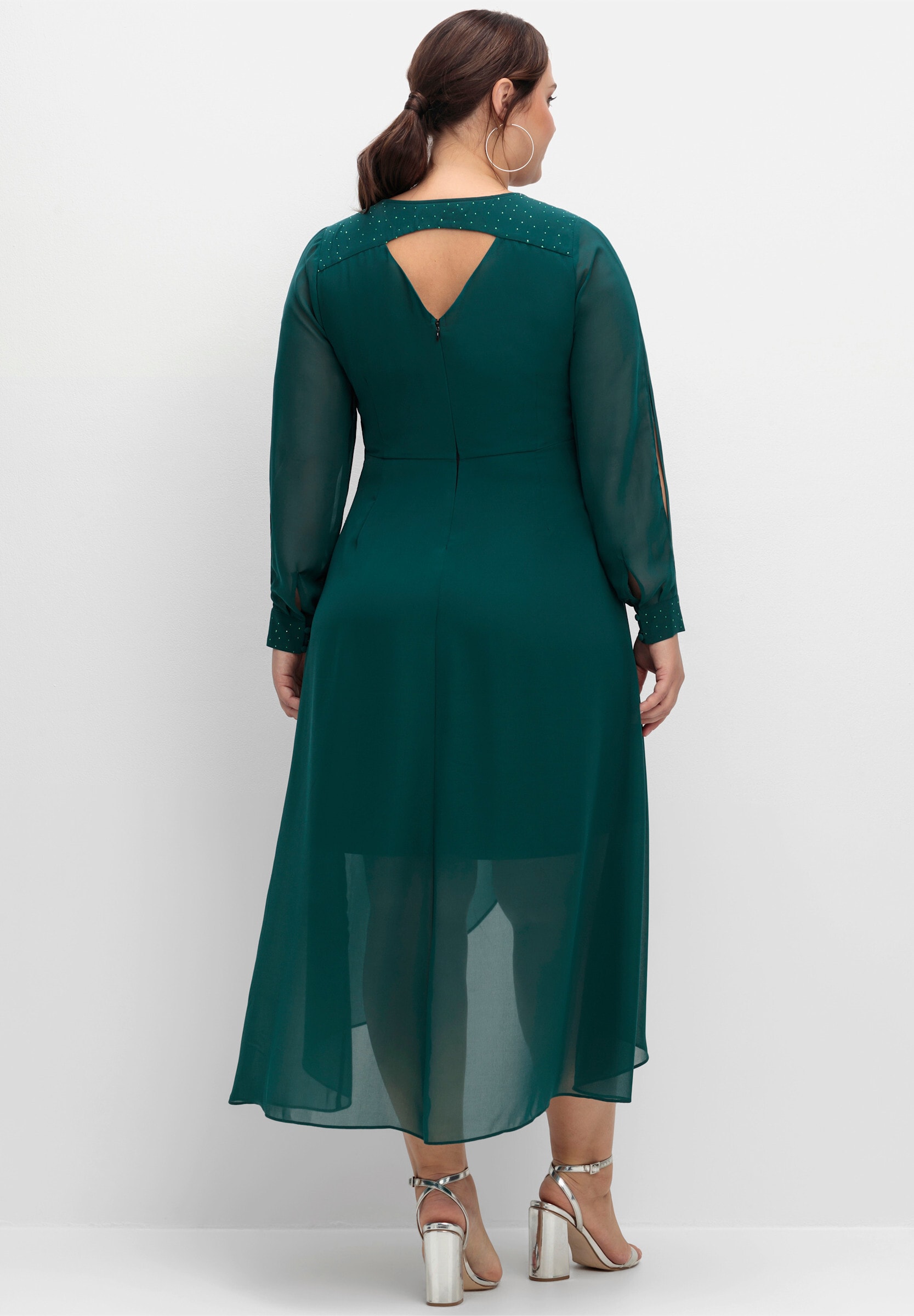 Sheego Jerseykleid »Abendkleid Abendkleid mit kleinen Schmucksteinchen« Ohne Taschen mit Cut-outs und Schmucksteinen