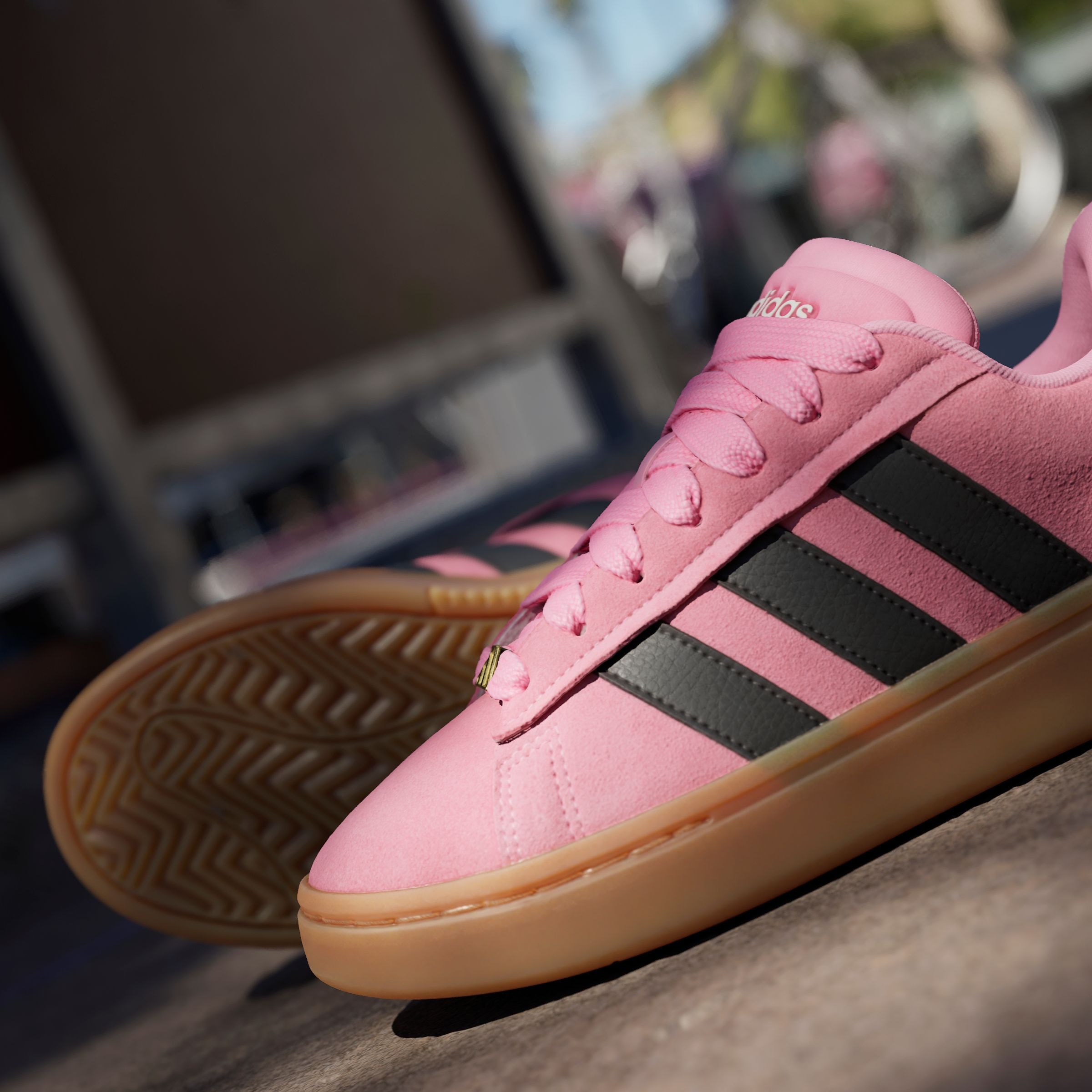 adidas Sportswear Sneaker »GRAND COURT ALPHA 00S«, Design inspiriert vom adidas Campus 00