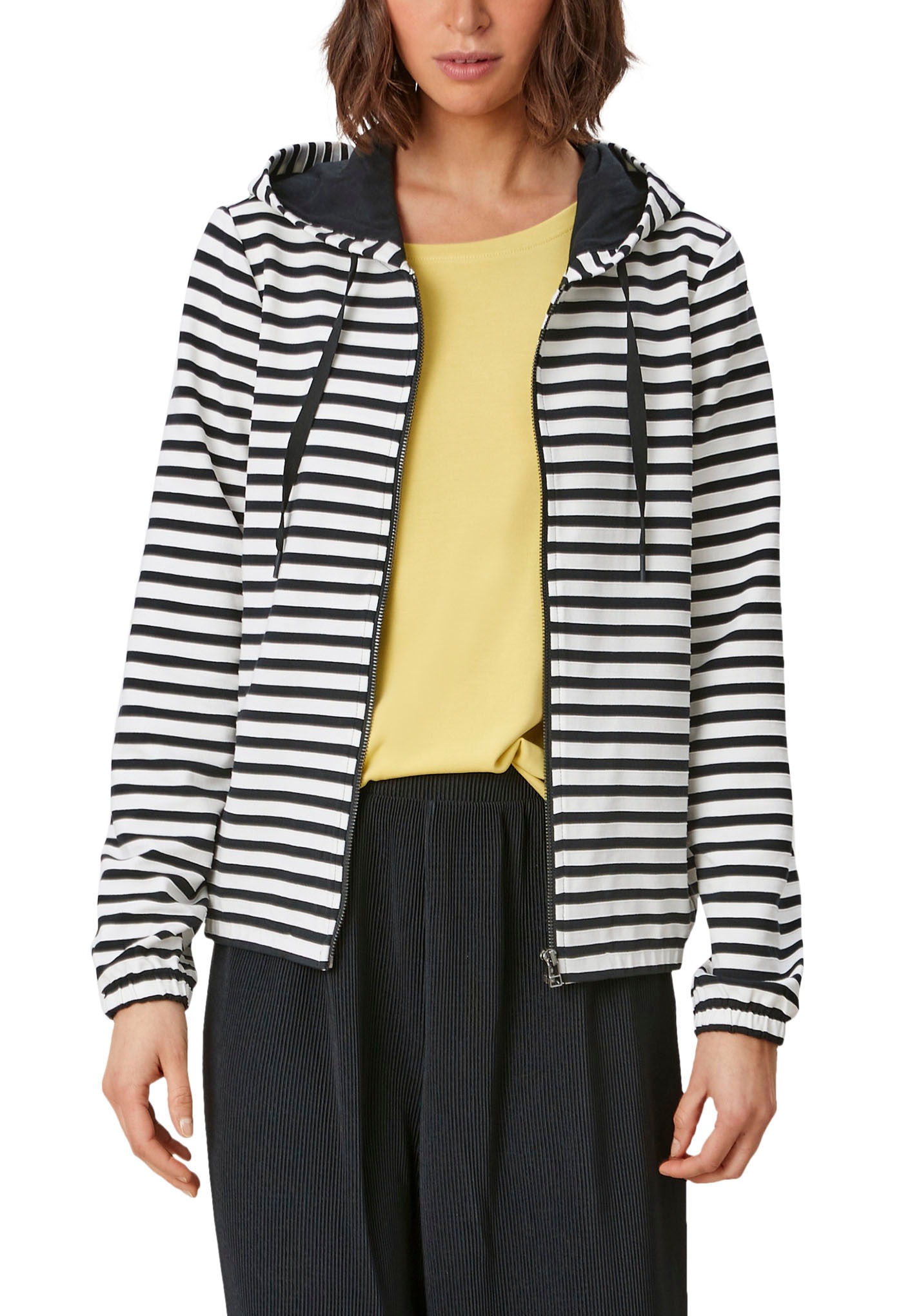 s.Oliver Kapuzensweatjacke, mit Tunnelzug