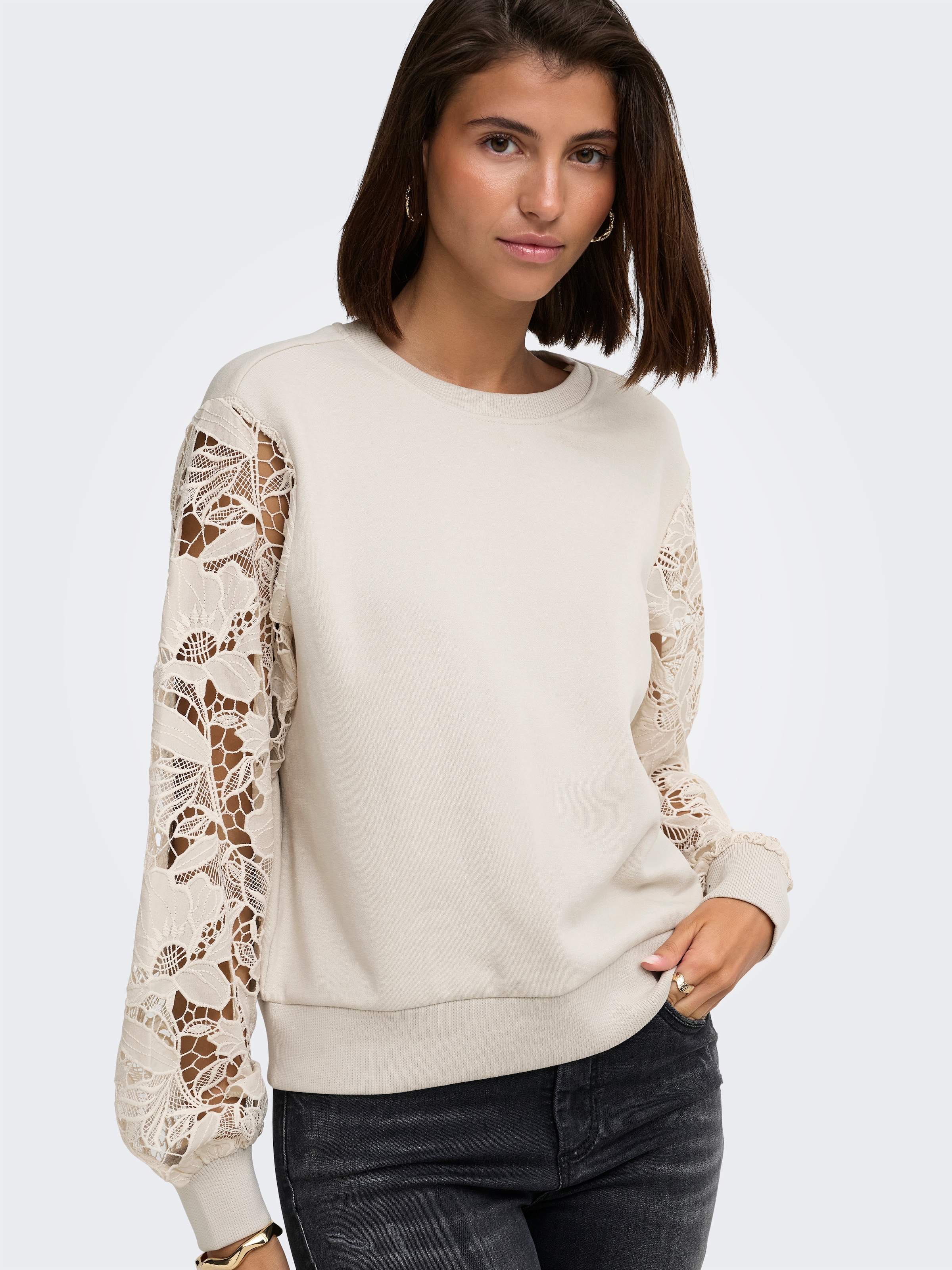 ONLY Sweatshirt »ONLSTILLA L/S LACE SLEEVES CS SWT«, Baumwollmischung, regular fit

