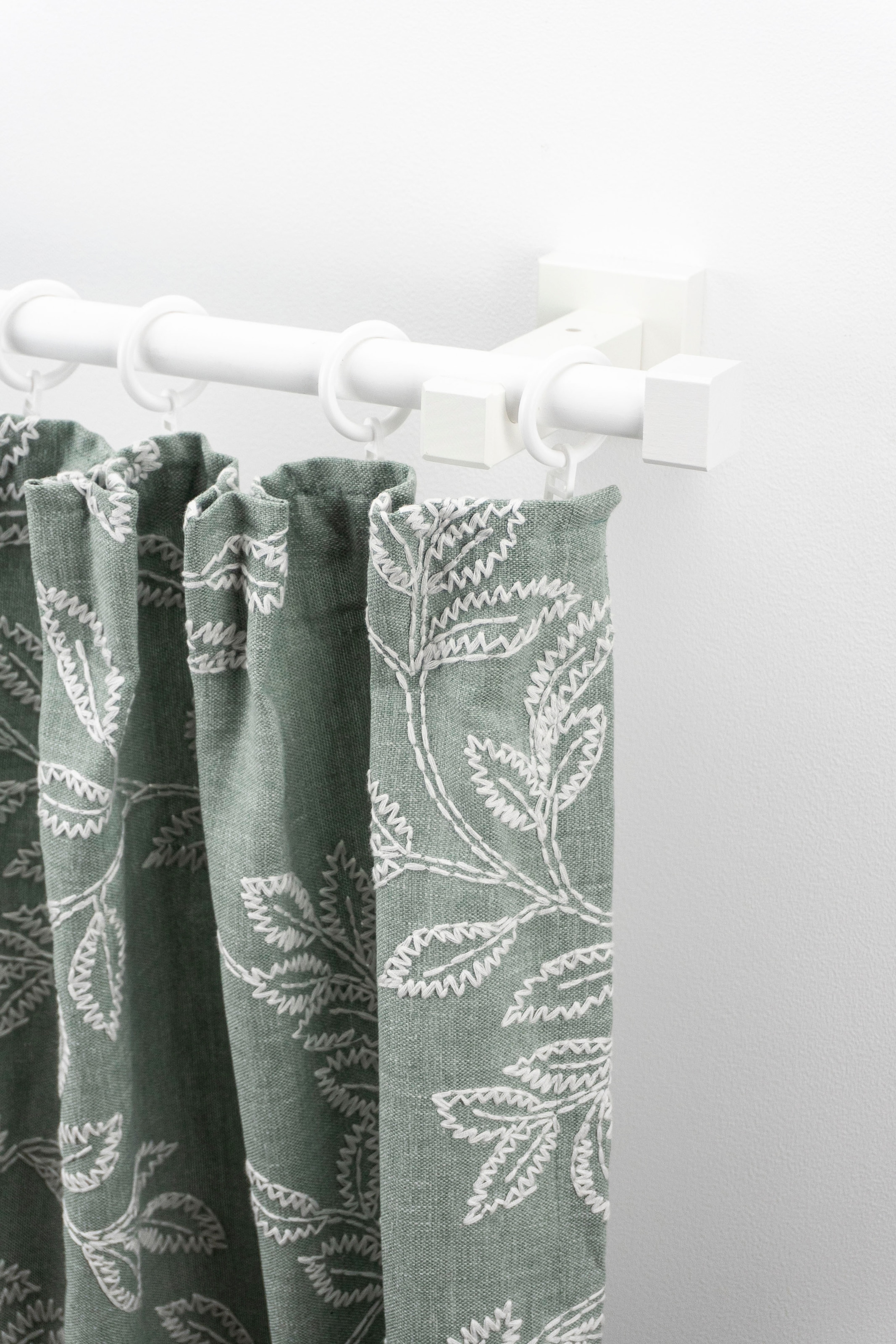 GARESA Gardinenstange »CUBUS« Ø 20 mm 1 läufig-läufig Wunschmaßlänge Vorhanggarnitur, verlängerbar, Endkappe, mit Ringe