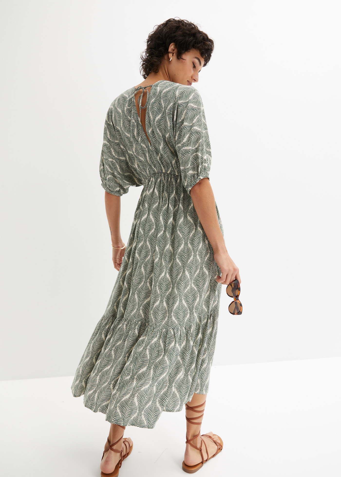 bonprix Midikleid »Midikleid aus fließender Viskose« Midikleid aus fließender Viskose