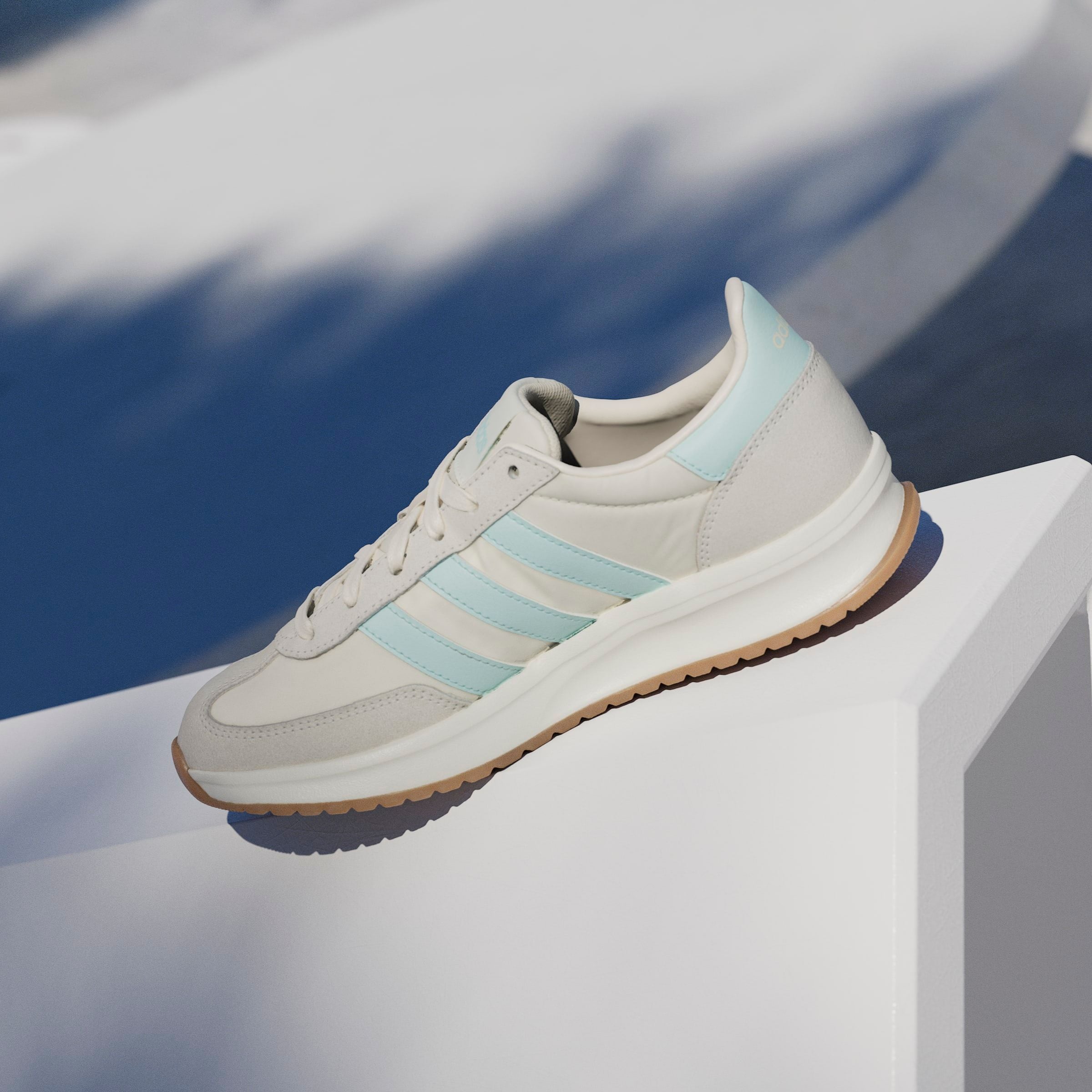 adidas Sportswear Sneaker »RUN 70S 2.0«, inspiriert vom Design des SL72