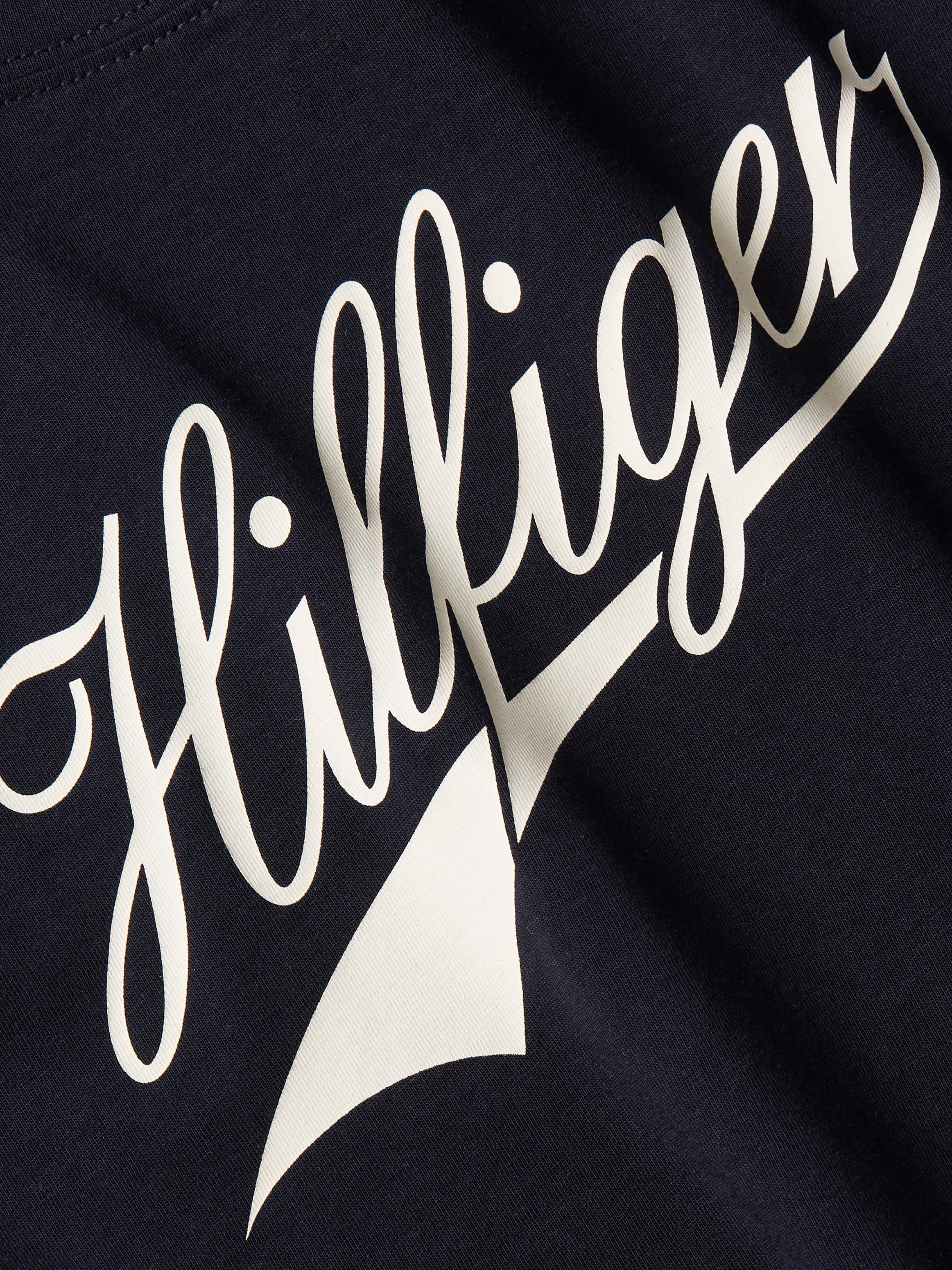 Tommy Hilfiger Rundhalsshirt »SLIM H85 C-NK SS TEE SS«, mit großem Hilfger Logo-Schriftzug