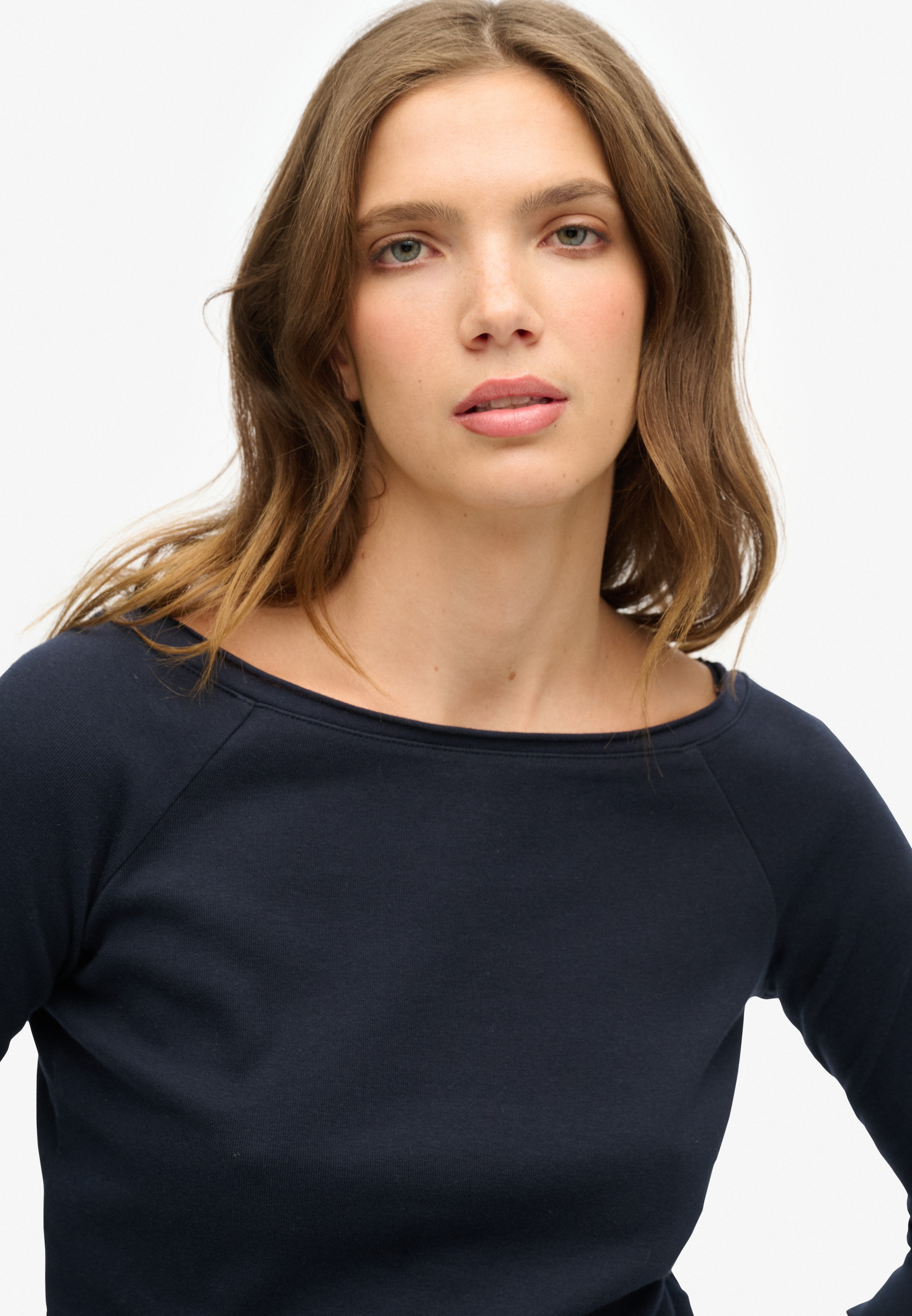Superdry Langarmshirt »BARDOT OFF SHOULDER TOP« mit U-Boot Ausschnitt und Wellenkante am Bund