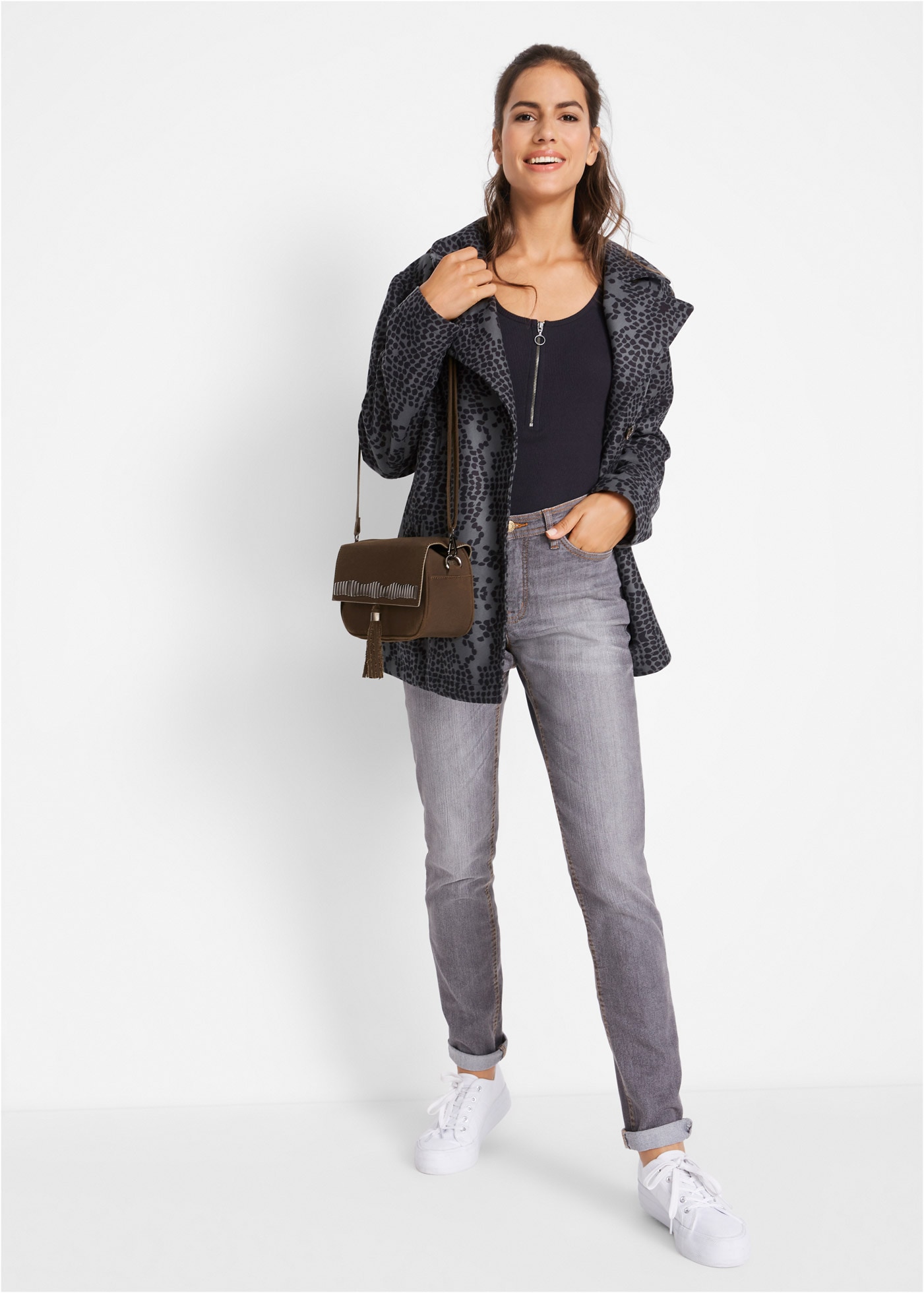 bonprix Mom-Jeans Regular Fit, mit Eingrifftaschen, Gesäßtaschen und Coinpocket