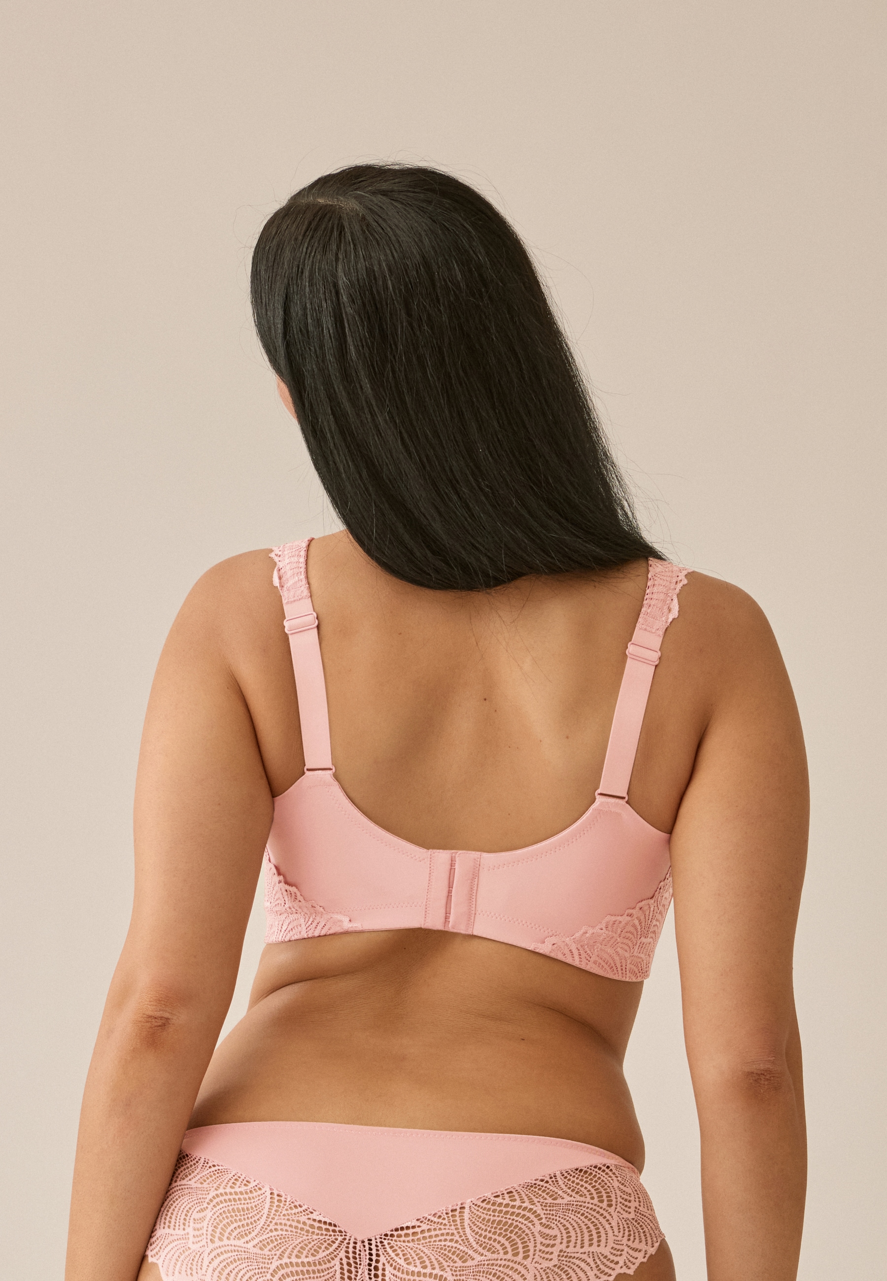 Naturana Bügelloser BH »The Friday« 1 Stk. vorgeformte Cups, breite Träger, ohne Bügel, mit Spitze, bequem