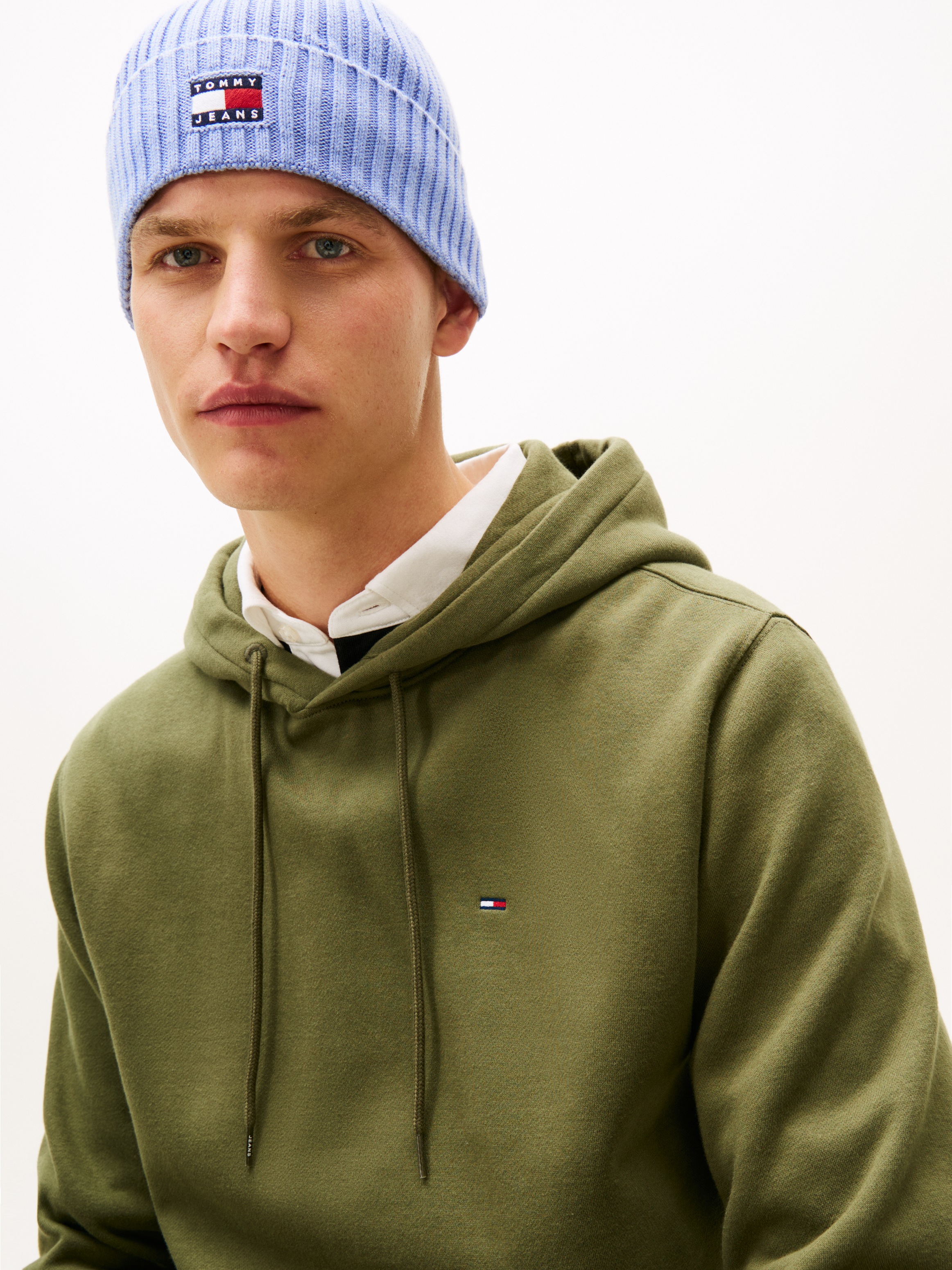 Tommy Jeans Hoodie »TJM REGULAR FLAG«, mit bestickten Markenlogo auf Brusthöhe
