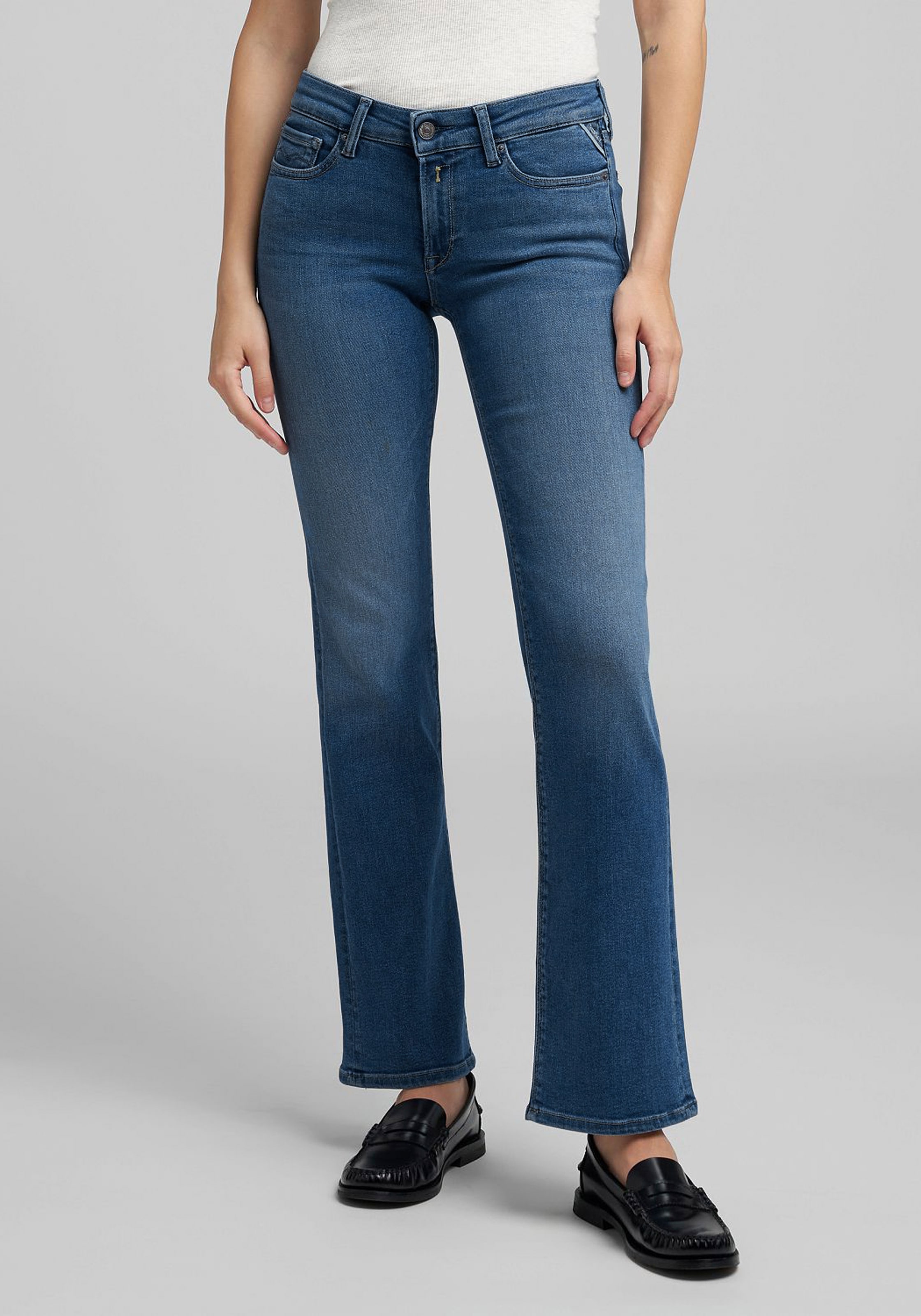 Replay Bootcut-Jeans »NEW LUZ« mit gesticktem R an der Gesäßtasche