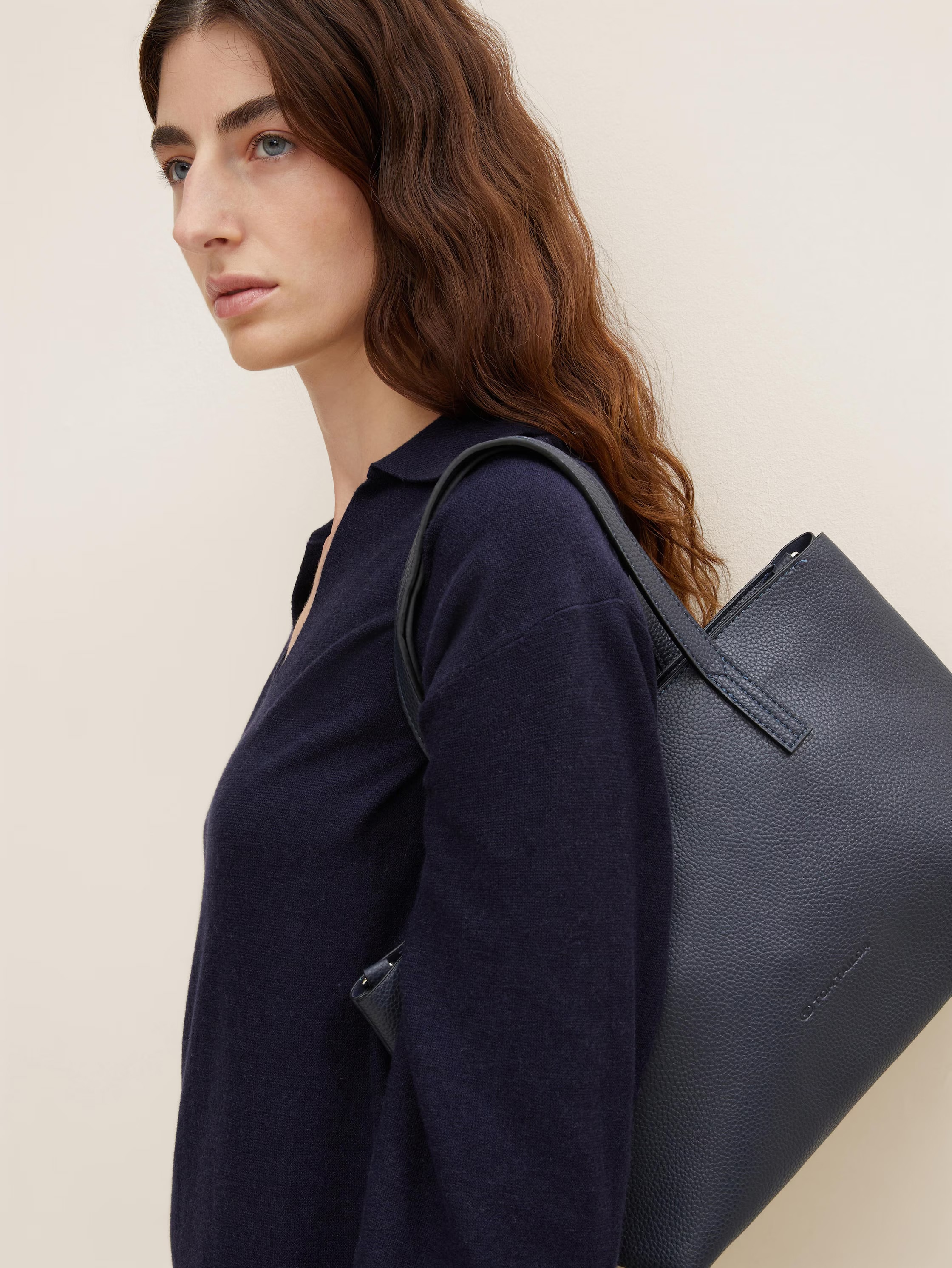 TOM TAILOR Shopper »Marla«, aus fein genarbtem Lederimitat außen und weichem Suede-Imitat innen