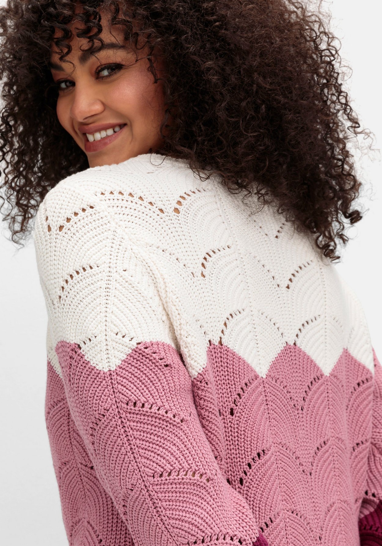 Sheego Rundhalspullover »Pullover im Ajourstrick, mit Colourblocking im Ajourstrick, mit Colourblocking«