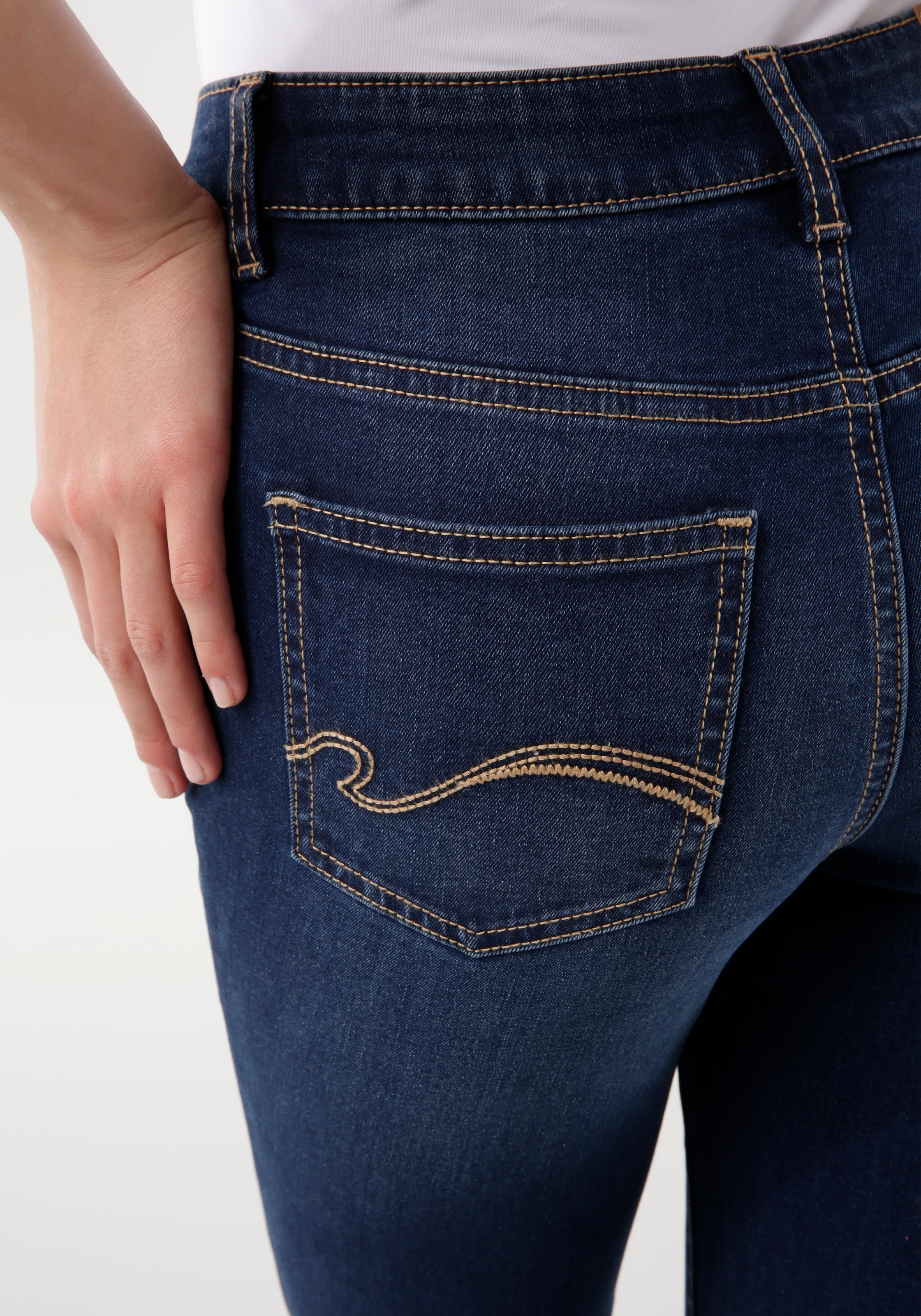 used-Effekt bei »SUPER SKINNY 5-Pocket-Jeans mit KangaROOS OTTO RISE«, HIGH