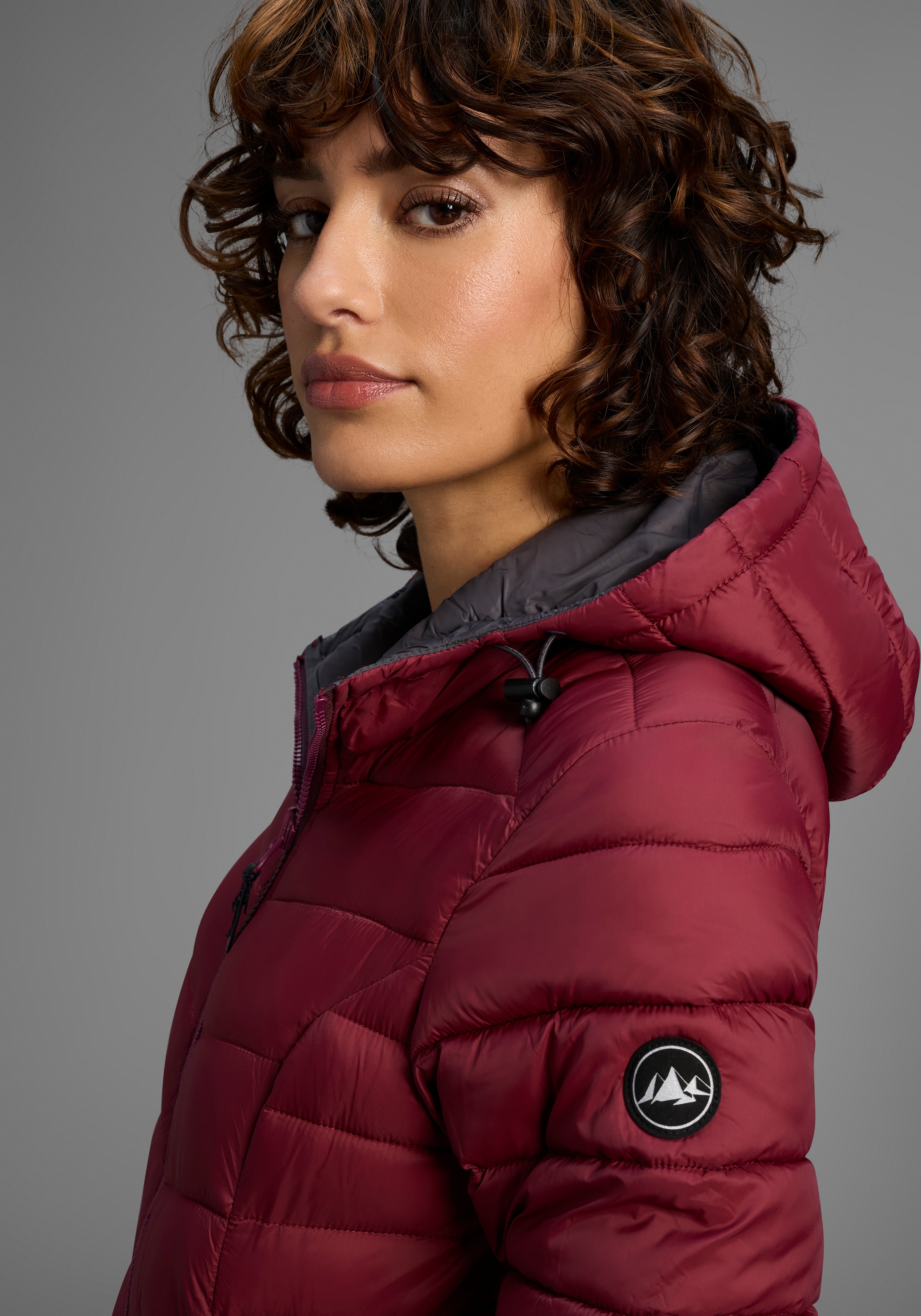 Polarino Steppjacke, mit Kapuze, Übergangsjacke für kühle Tage, aus leichtem Webmaterial