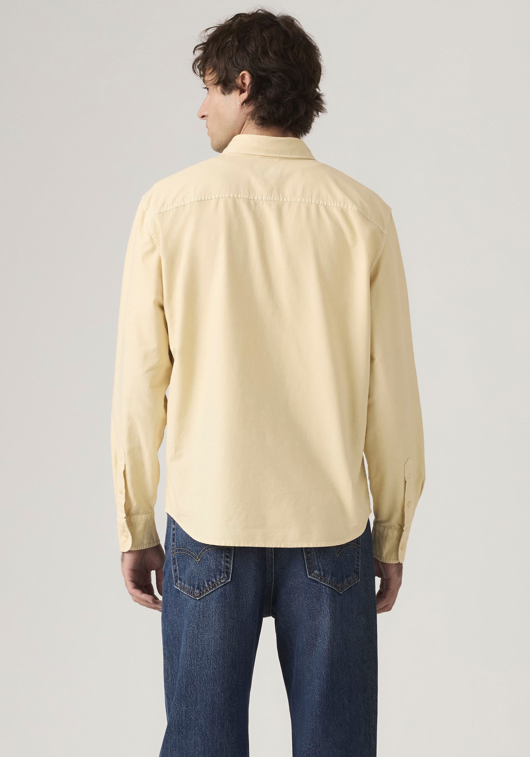 Levi's® Langarmhemd »AUTHENTIC BUTTON DOWN« mit Ton-in-Ton Logostickerei auf der Brust