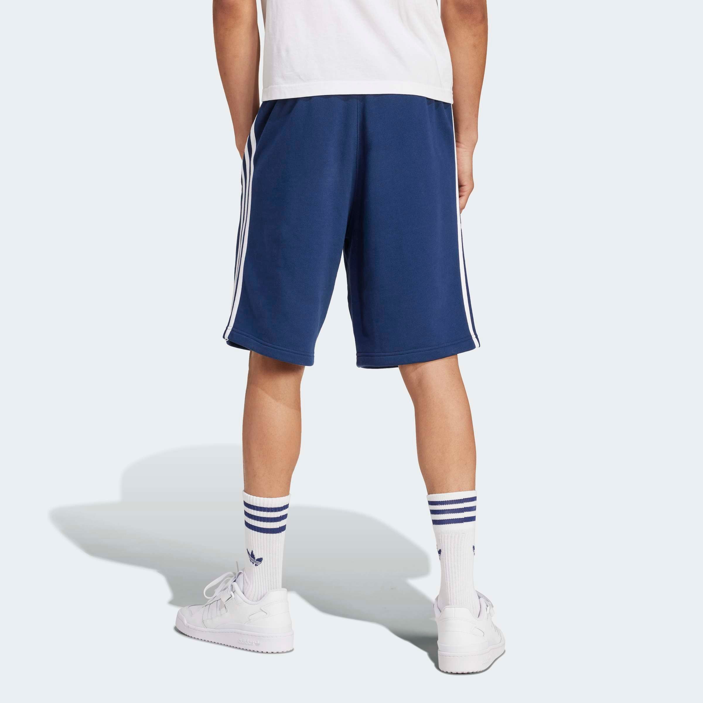 adidas Originals Shorts »3-STRIPE SHORT«, (1 tlg.), Drei Streifen Sweat Shorts aus weichem French-Terry Material