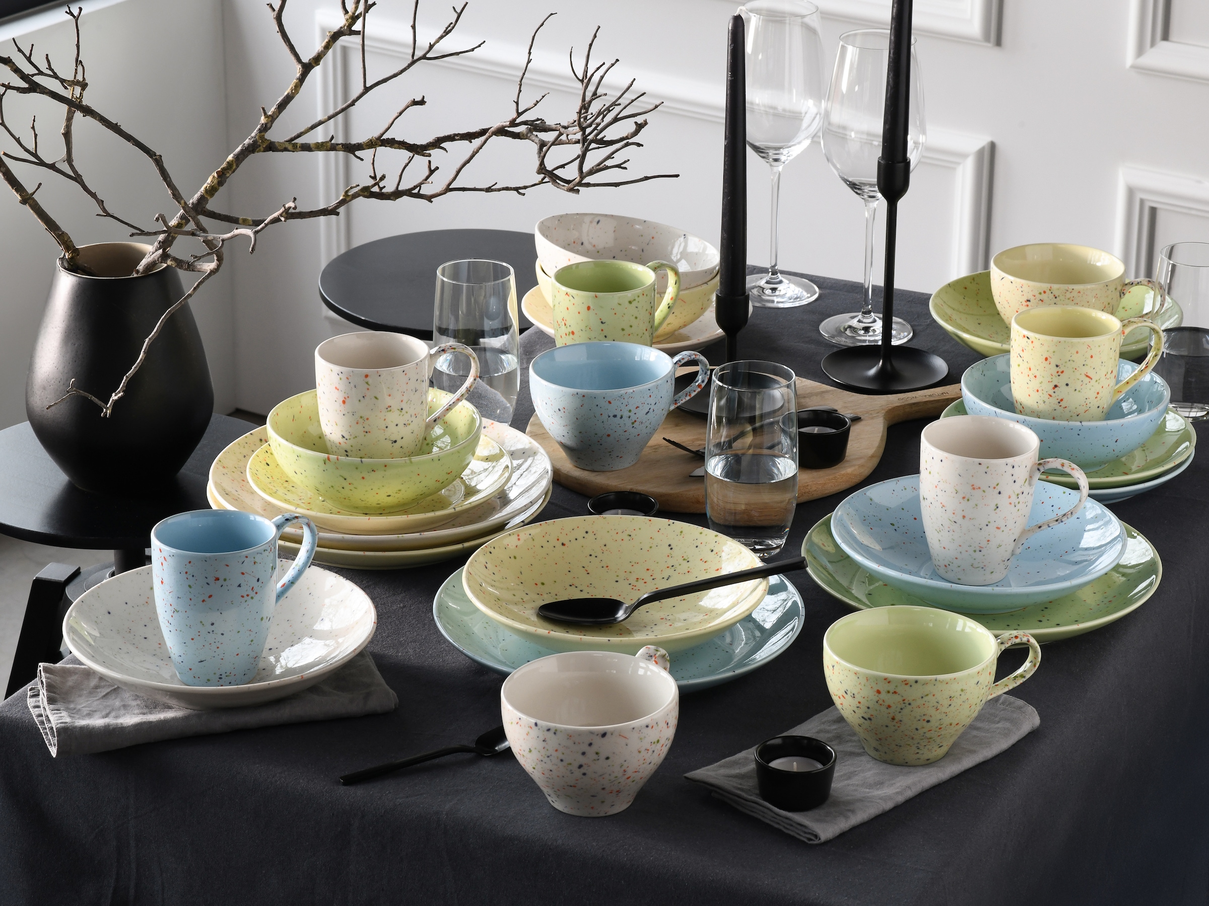 CreaTable Kombiservice »Confetti, Kombi-Service 16-tlg.« Unregelmäßige bunte Punkte, Gute Laune Geschirr, Frisch, Freundlich