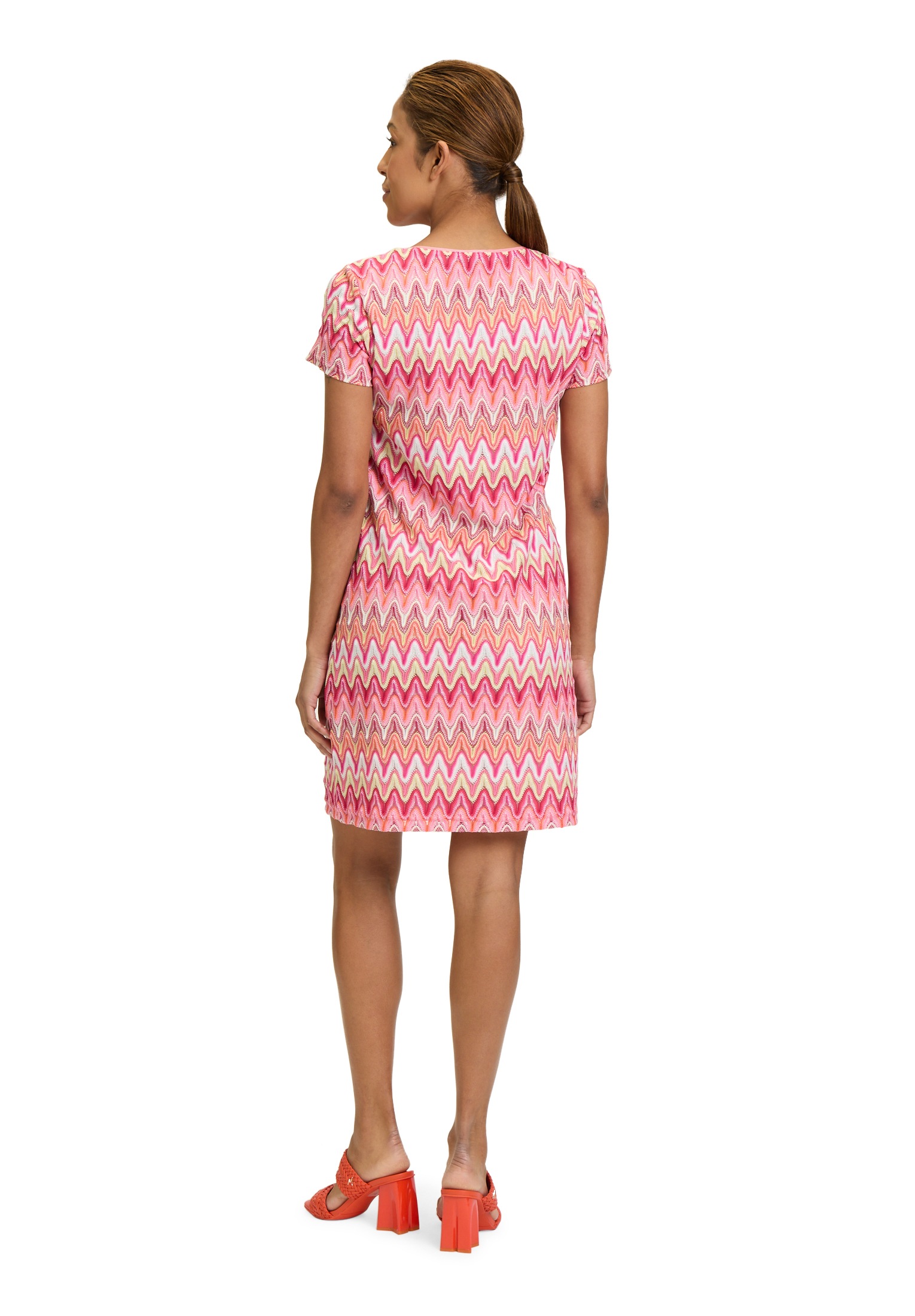 Betty Barclay Spitzenkleid »Spitzenkleid mit Rundhalsausschnitt«