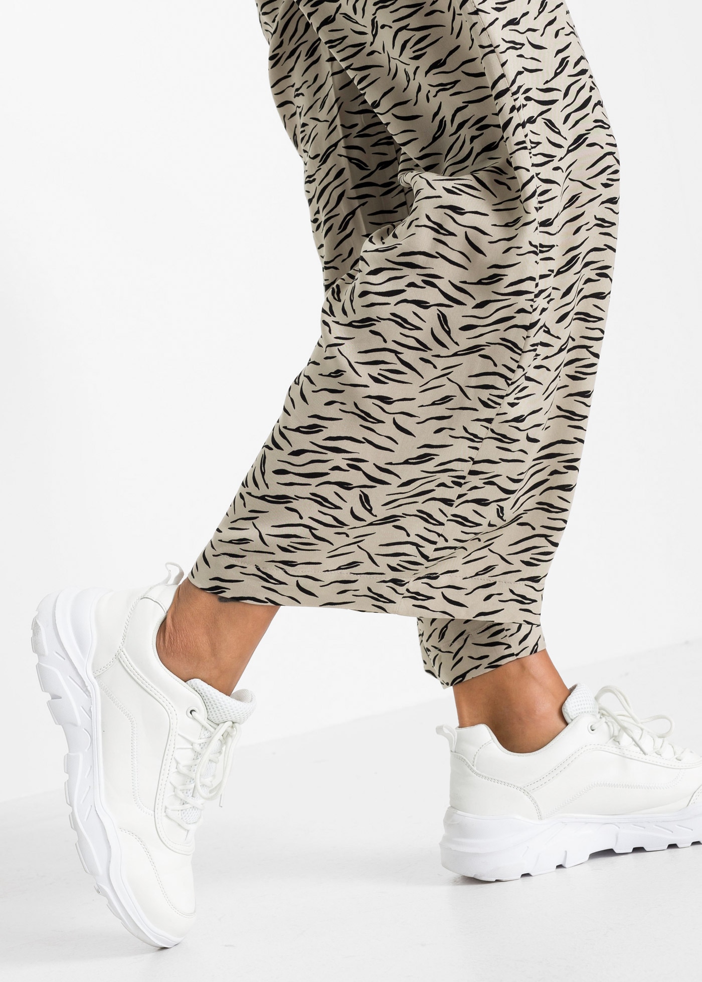 bonprix Palazzohose  aus Viskose, lockere Passform, weiter Bein, casual Stil