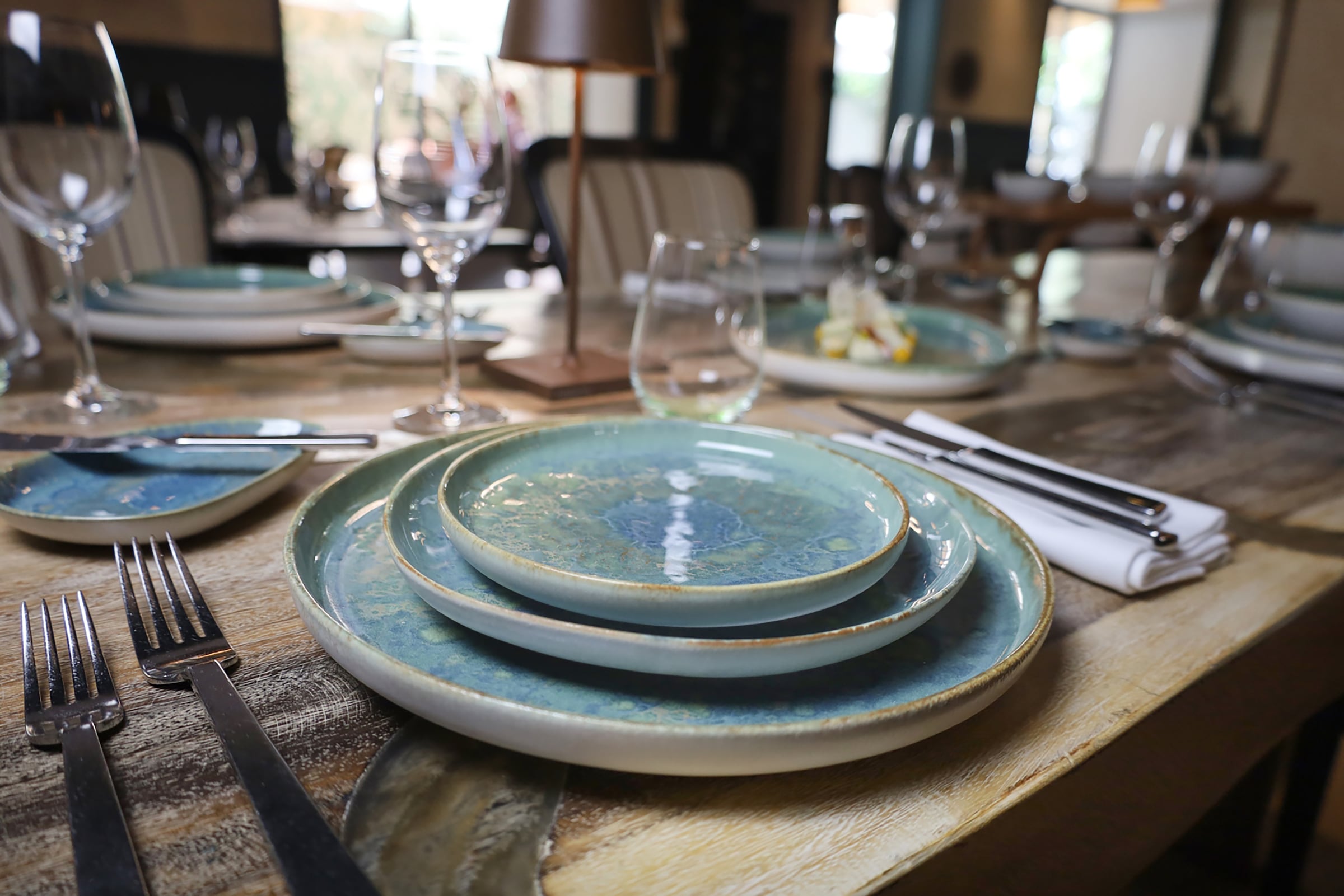 CreaTable Teller-Set »Yuki, Tellerset 8-tlg« Reaktiver intensiv leuchtender Digitaldruck