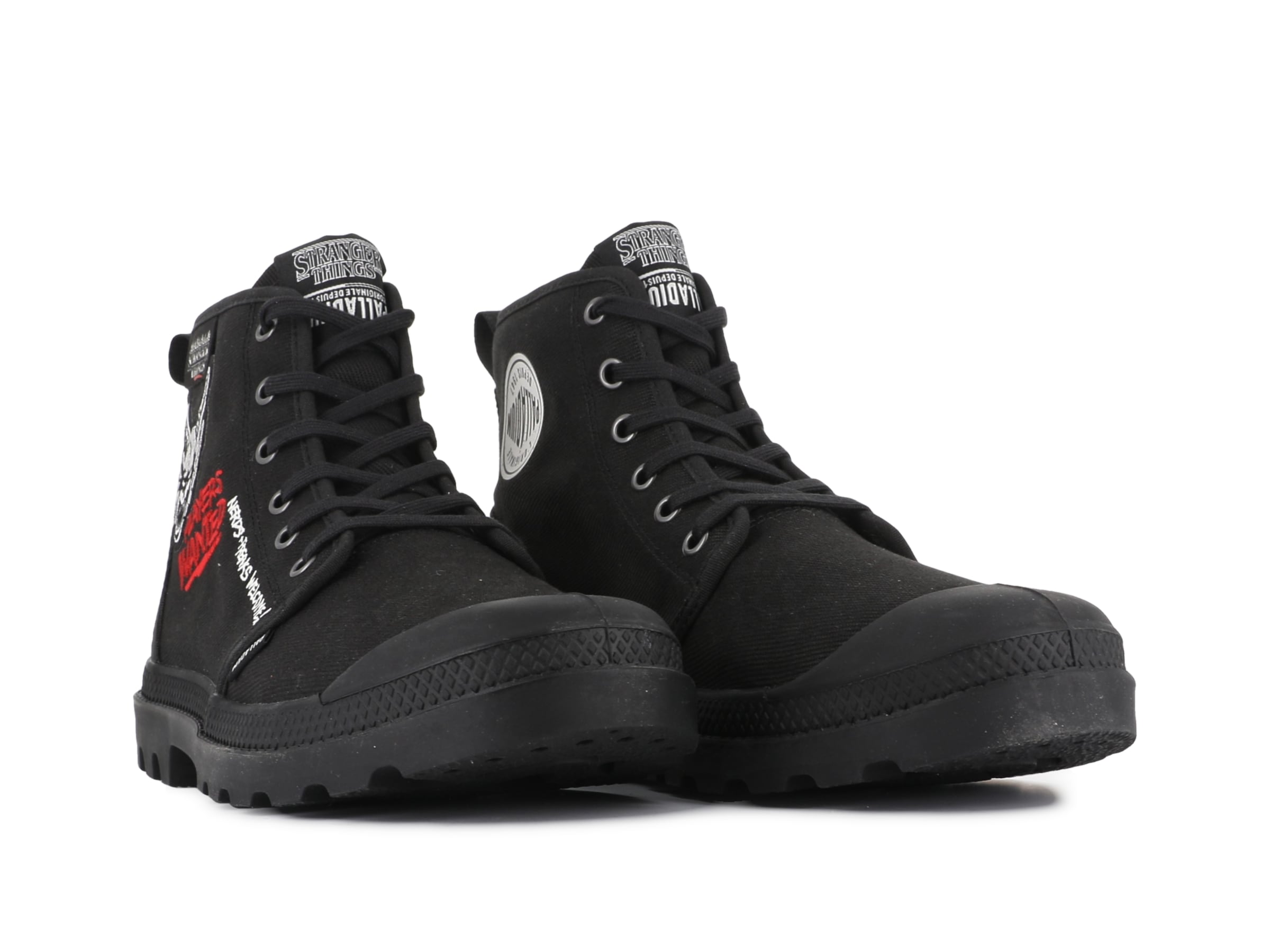 Palladium Schnürboots »STRANGER THINGS X PAMPA HELLFIRE«, Schnürstiefel aus Canvas mit Print