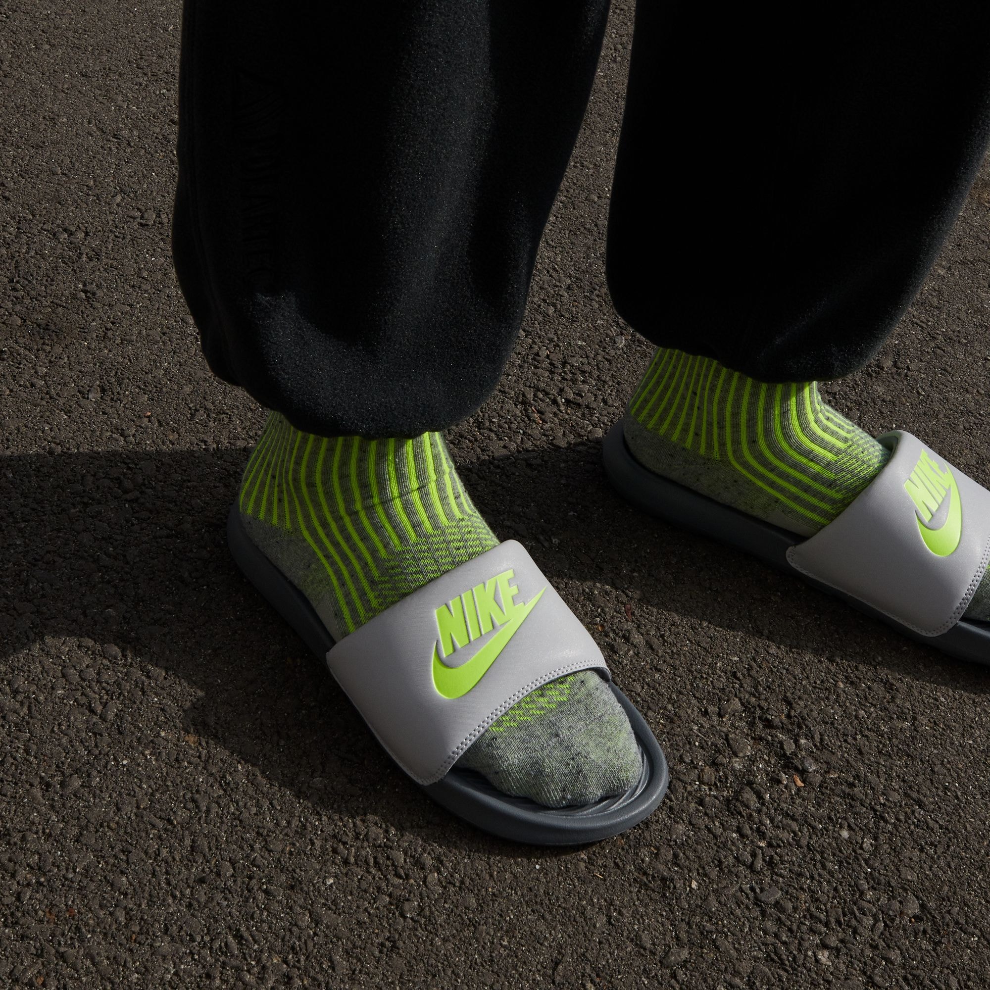 Nike Sportswear Badesandale »VICTORI ONE SLIDE«  Badelatschen