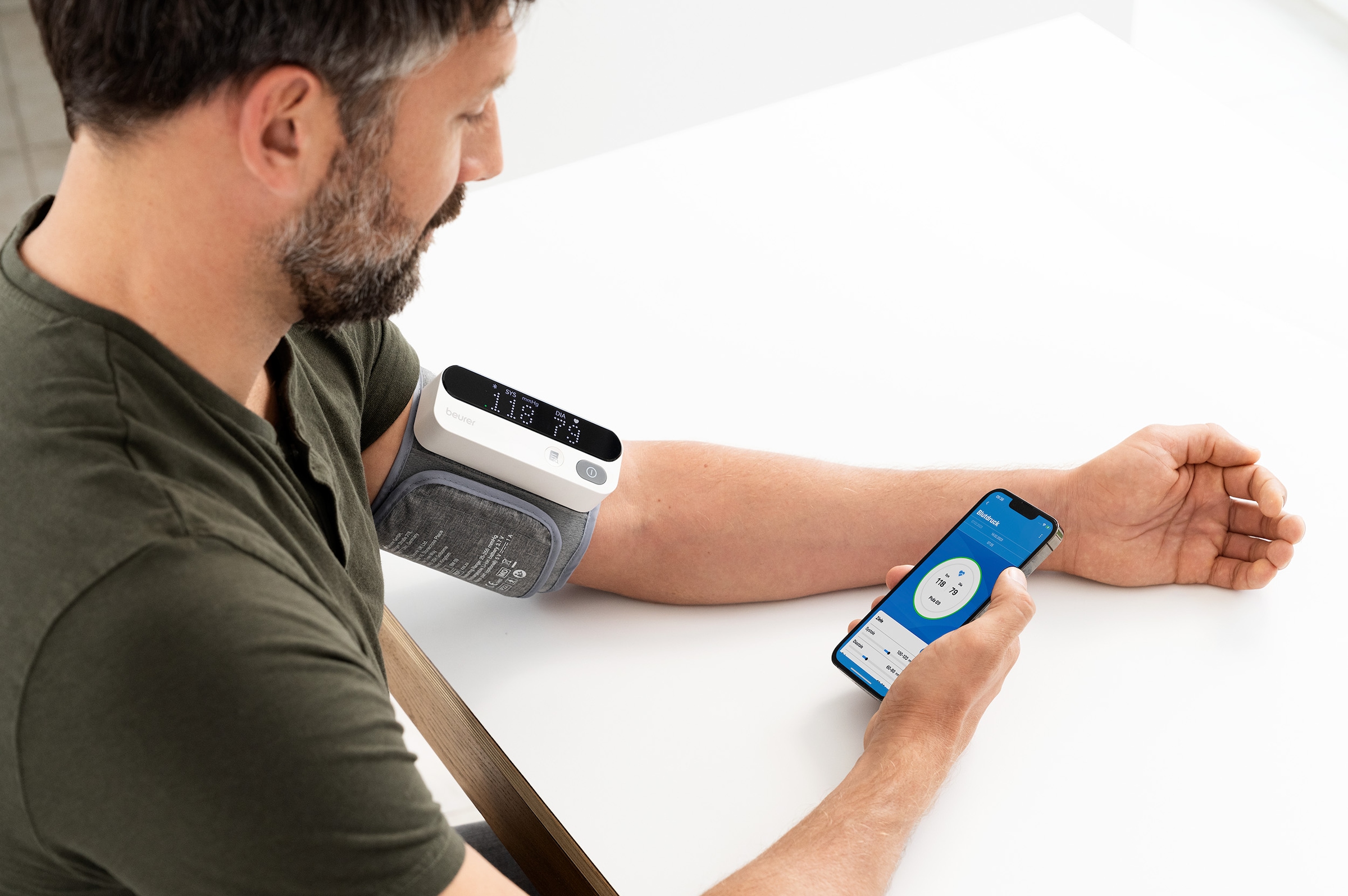 BEURER Oberarm-Blutdruckmessgerät »BM 59, einfache und präzise Messung ohne Kabel und Schläuche«, Inkl. "beurer HealthManager Pro" App zum Monitoring der Werte