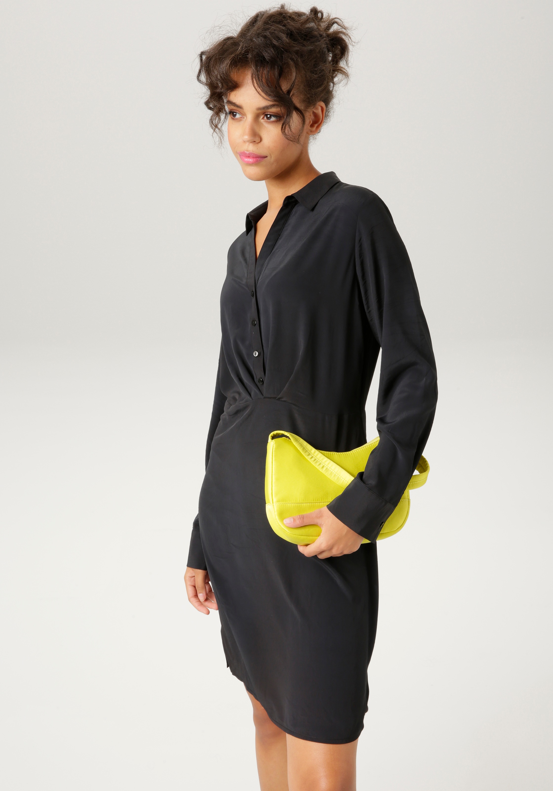 Aniston CASUAL Blusenkleid, mit dekorativem V-Ausschnitt und Knopfleiste - NEUE KOLLEKTION