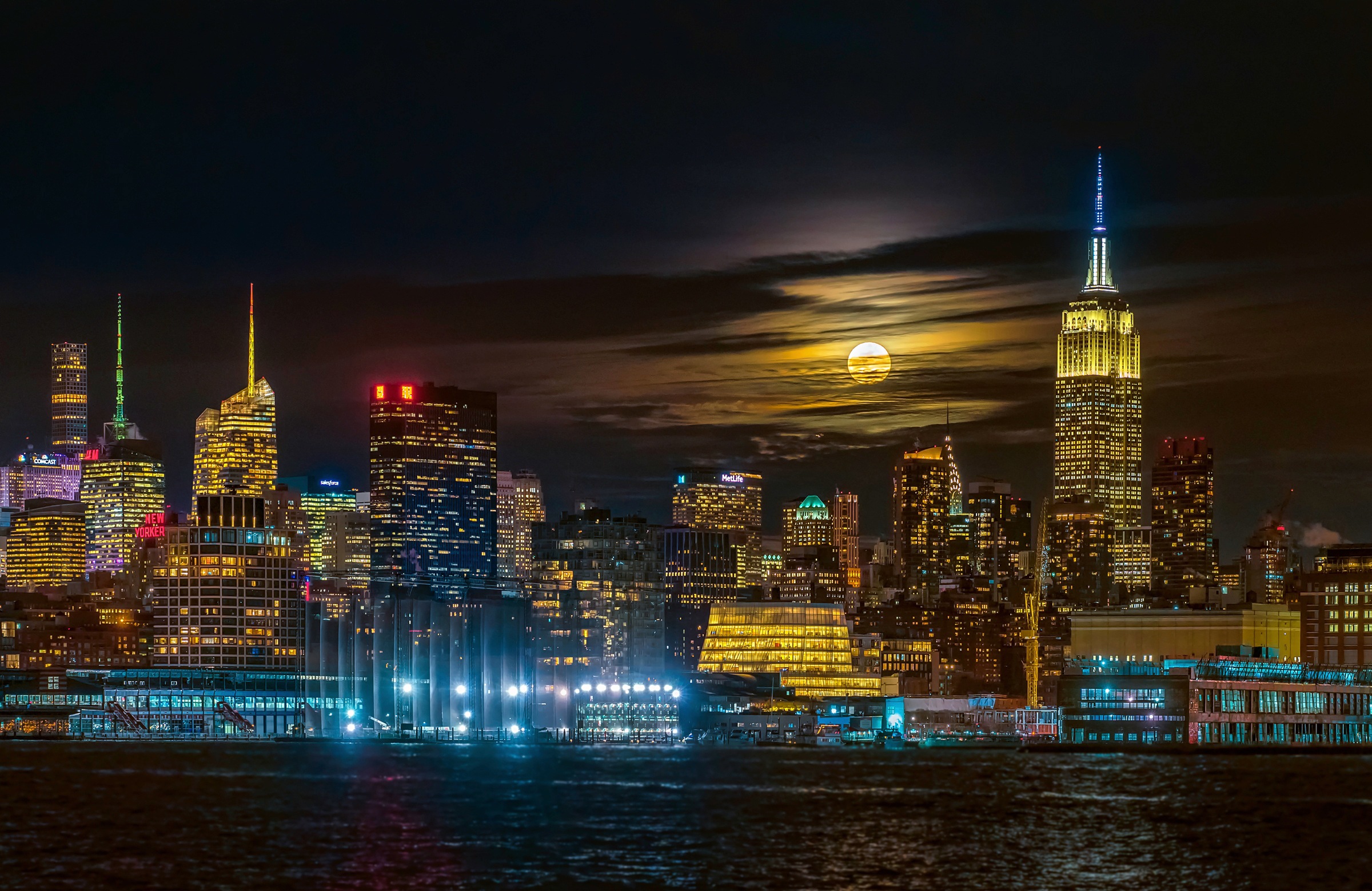 Fototapete »Photo-Art HUA ZHU, SUPER BLUE MOON 2018, NEW YORK CITY«