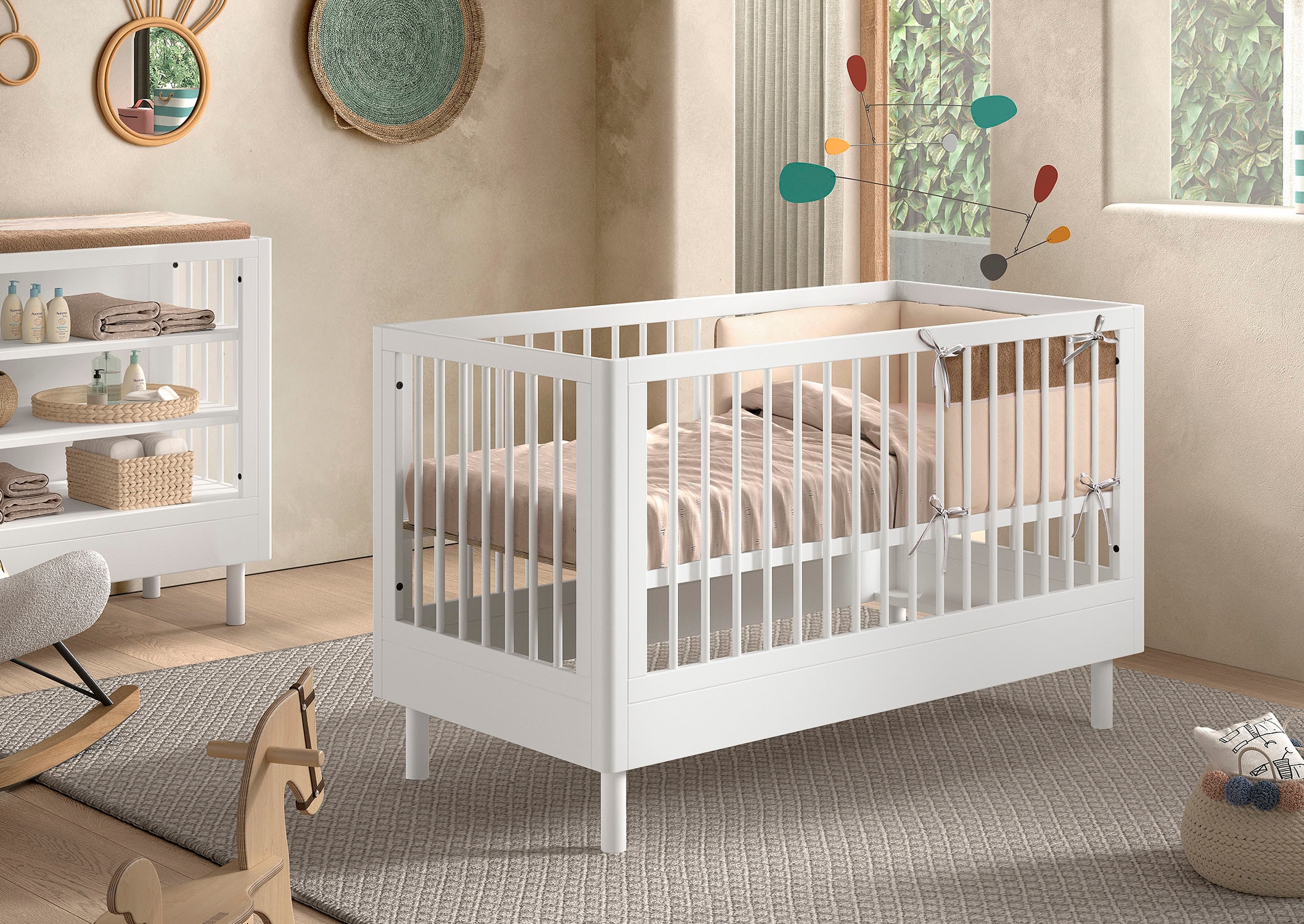 Home affaire Babybett »Forrest, aus massiver Buche weiß lackiert, zeitloses Design«, 3-fach höhenverstellbarer Lattenrost, sehr stabil gebaut