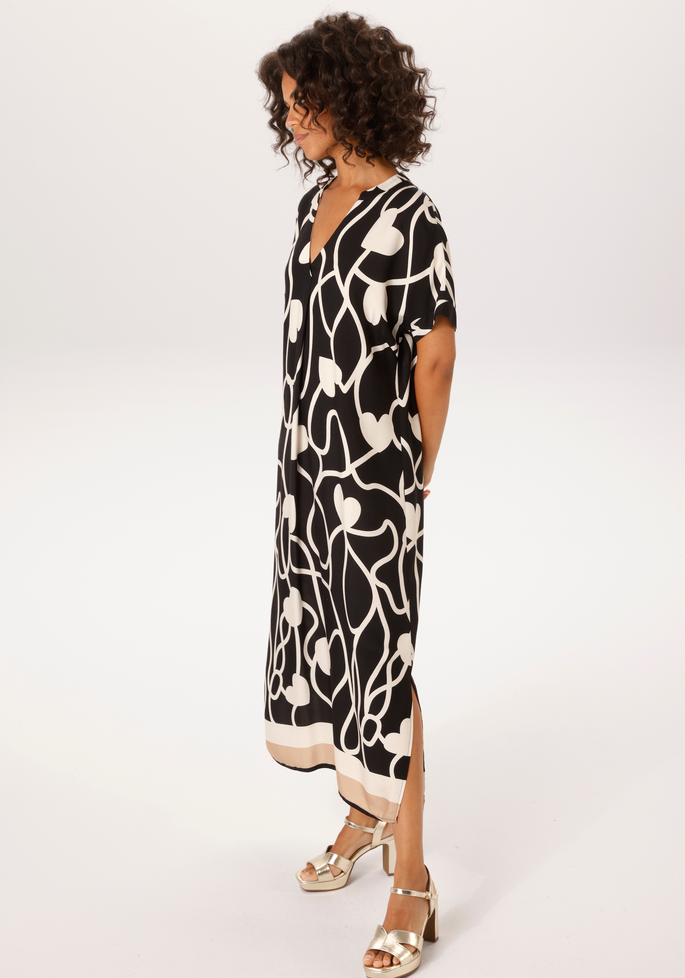 Aniston CASUAL Sommerkleid mit Herzen im grafischen Druck und Bordüre am Saum - NEUE KOLLEKTION