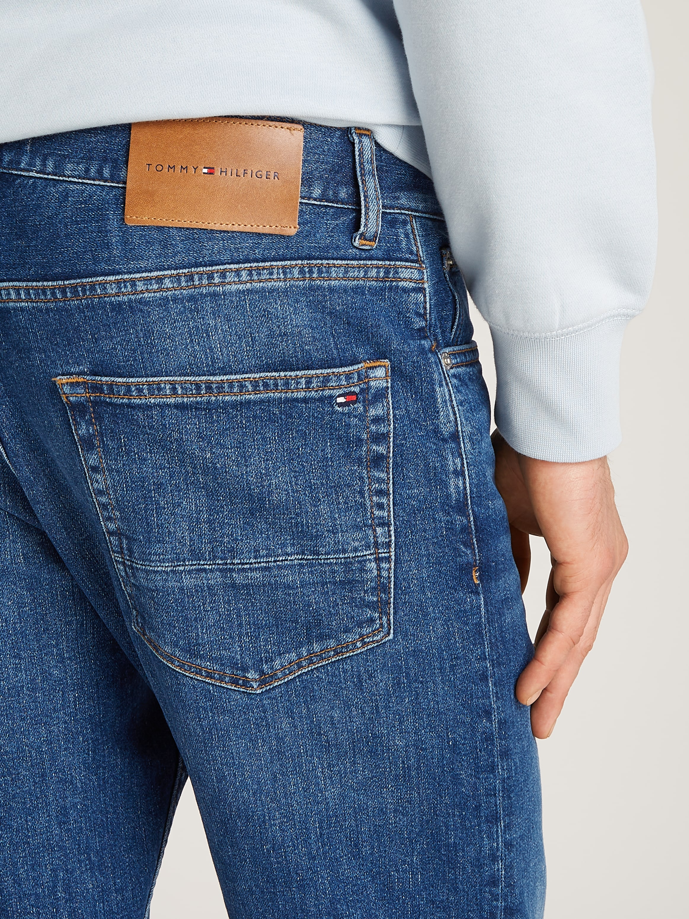 Tommy Hilfiger Straight-Jeans, in blauer Waschung